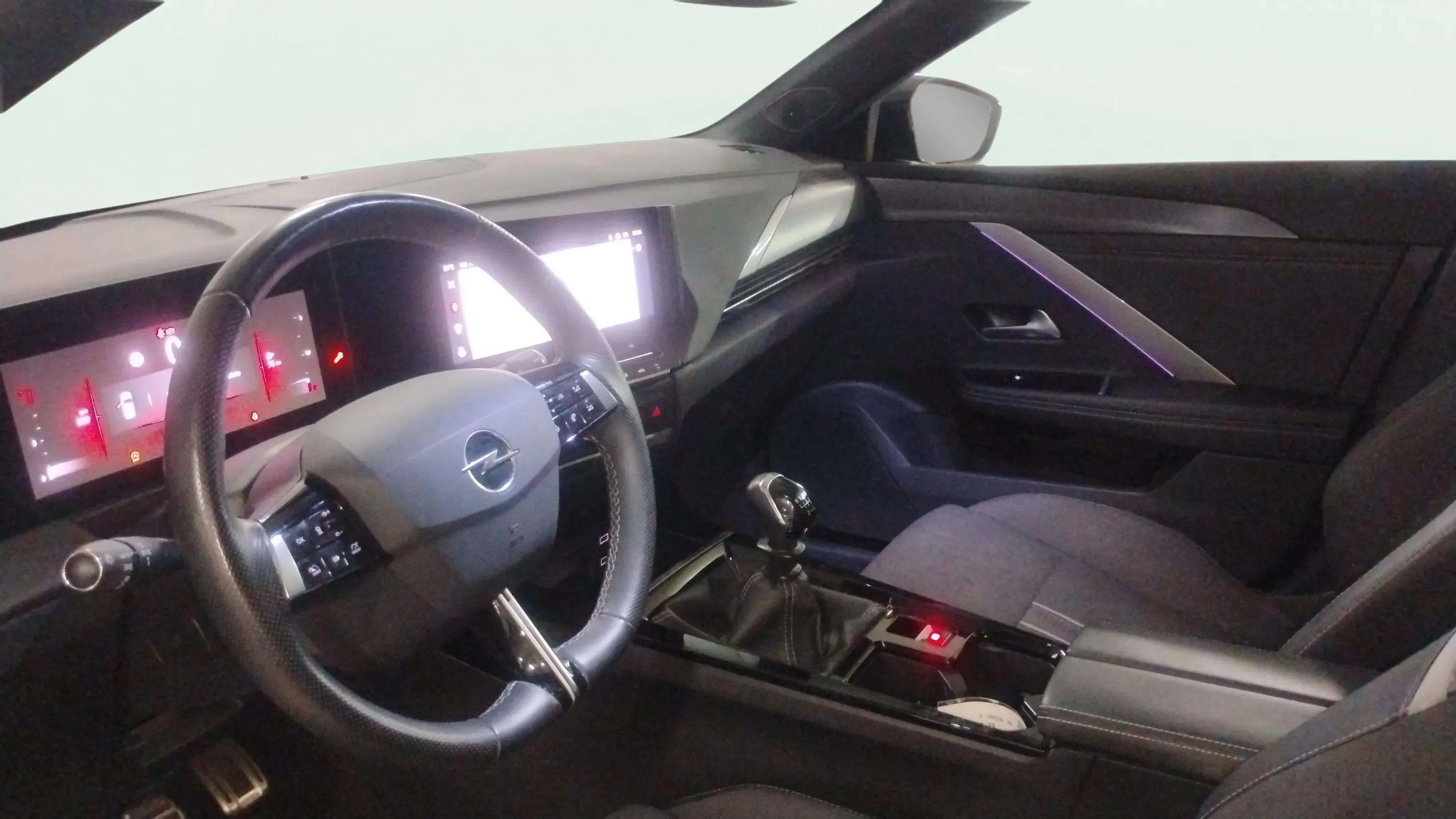 Opel Astra 1.2T XHT GS - foto 6