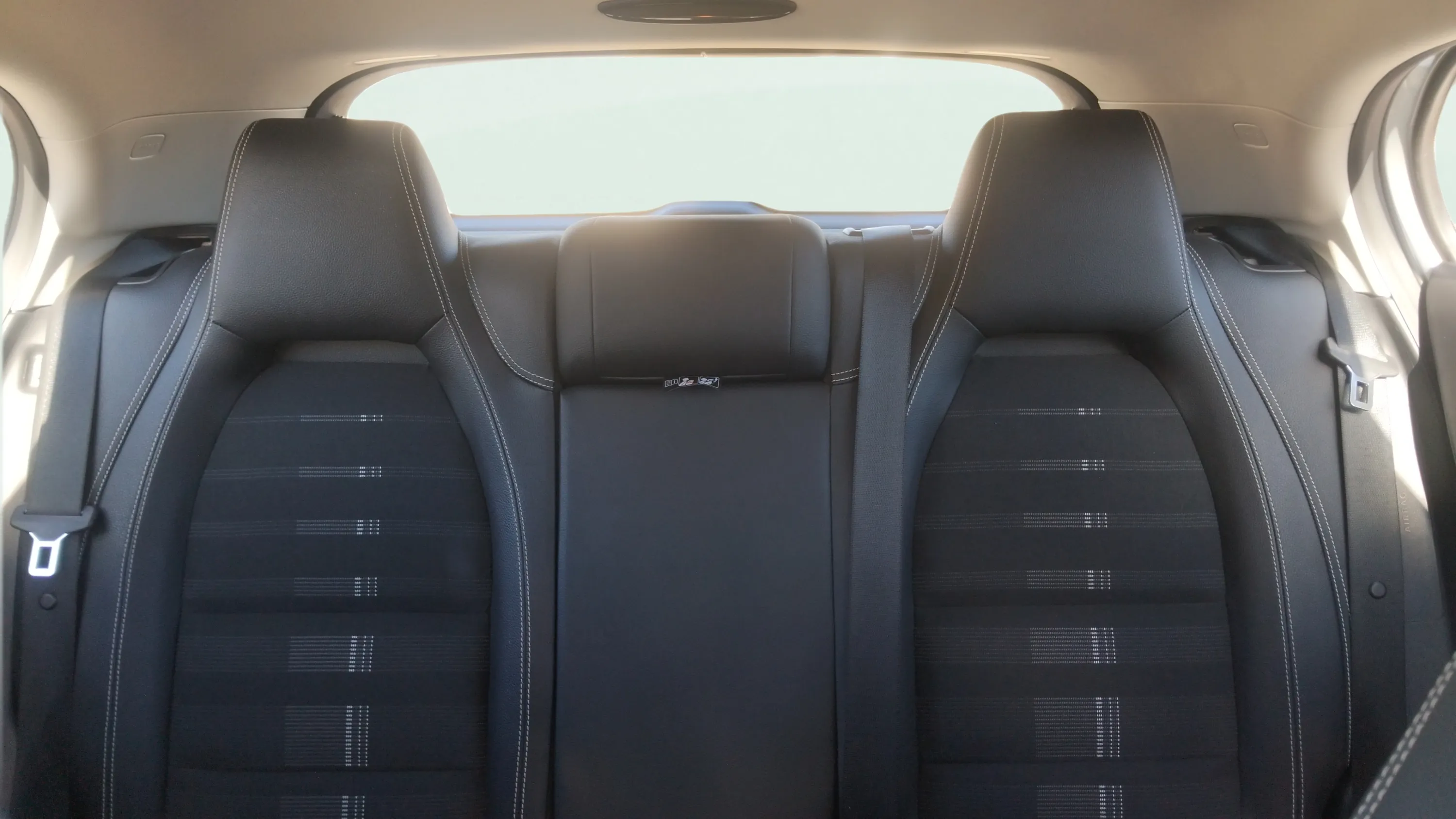 Mercedes-Benz GLA 200 d - foto 12