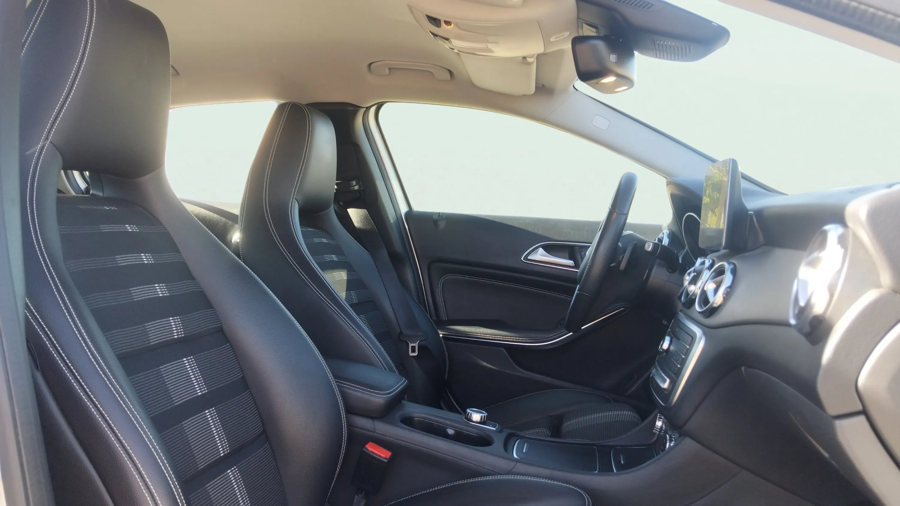 Mercedes-Benz GLA 200 d - foto 10