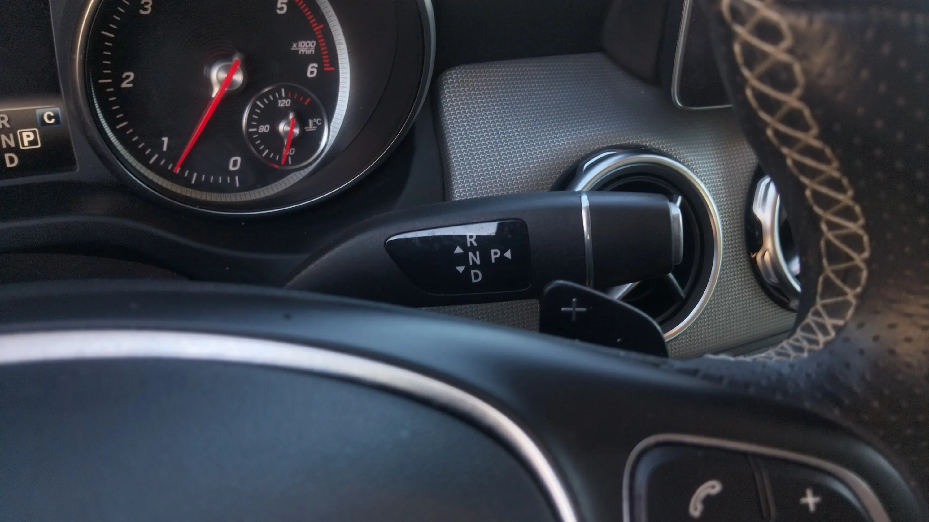 Mercedes-Benz GLA 200 d - foto 23