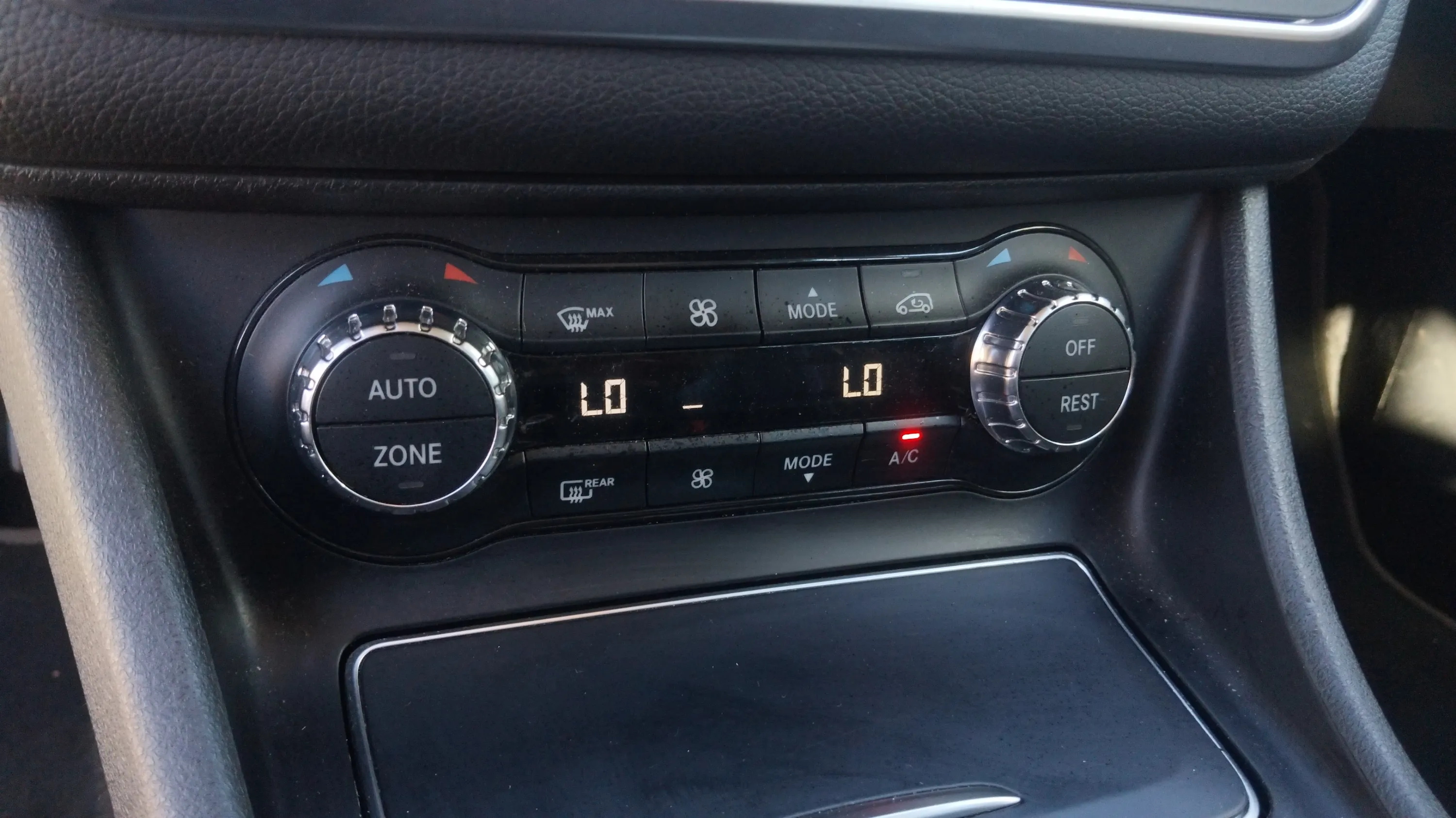 Mercedes-Benz GLA 200 d - foto 20