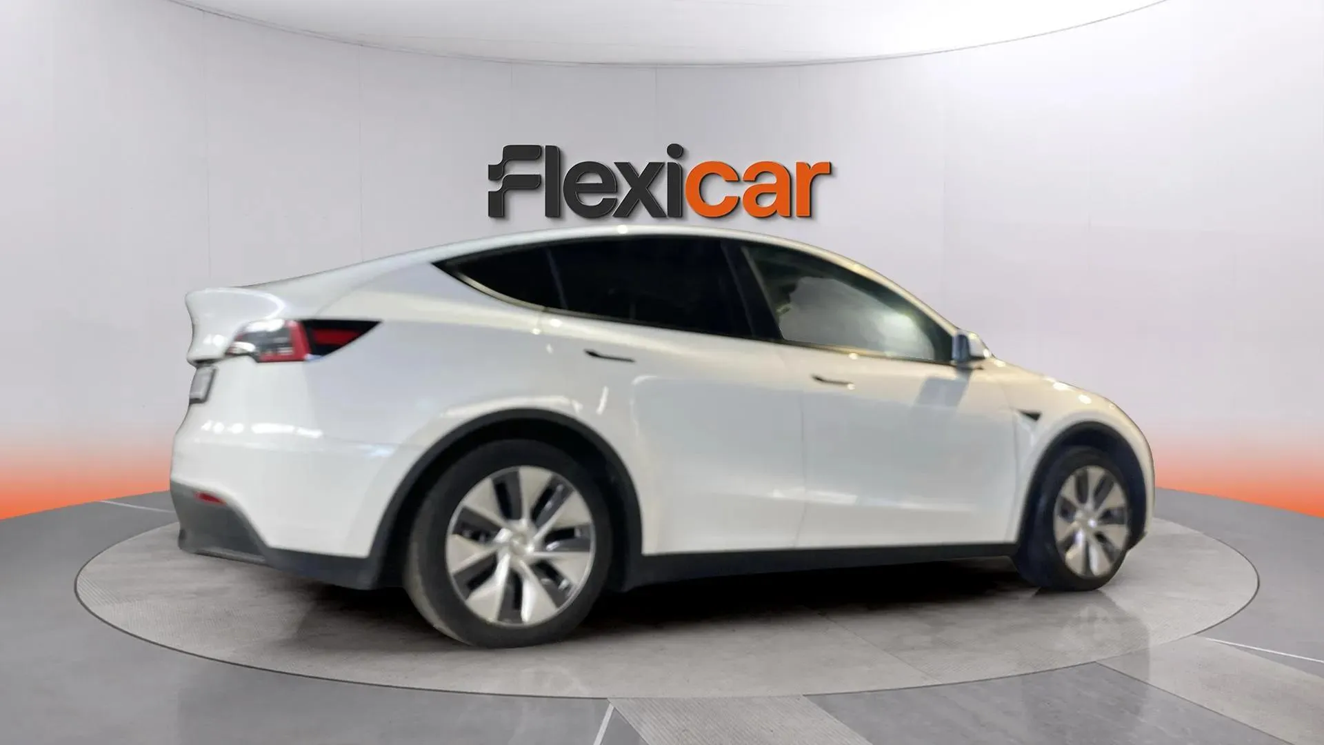Tesla Model Y Gran Autonomía Tracción Trasera RWD - foto 4