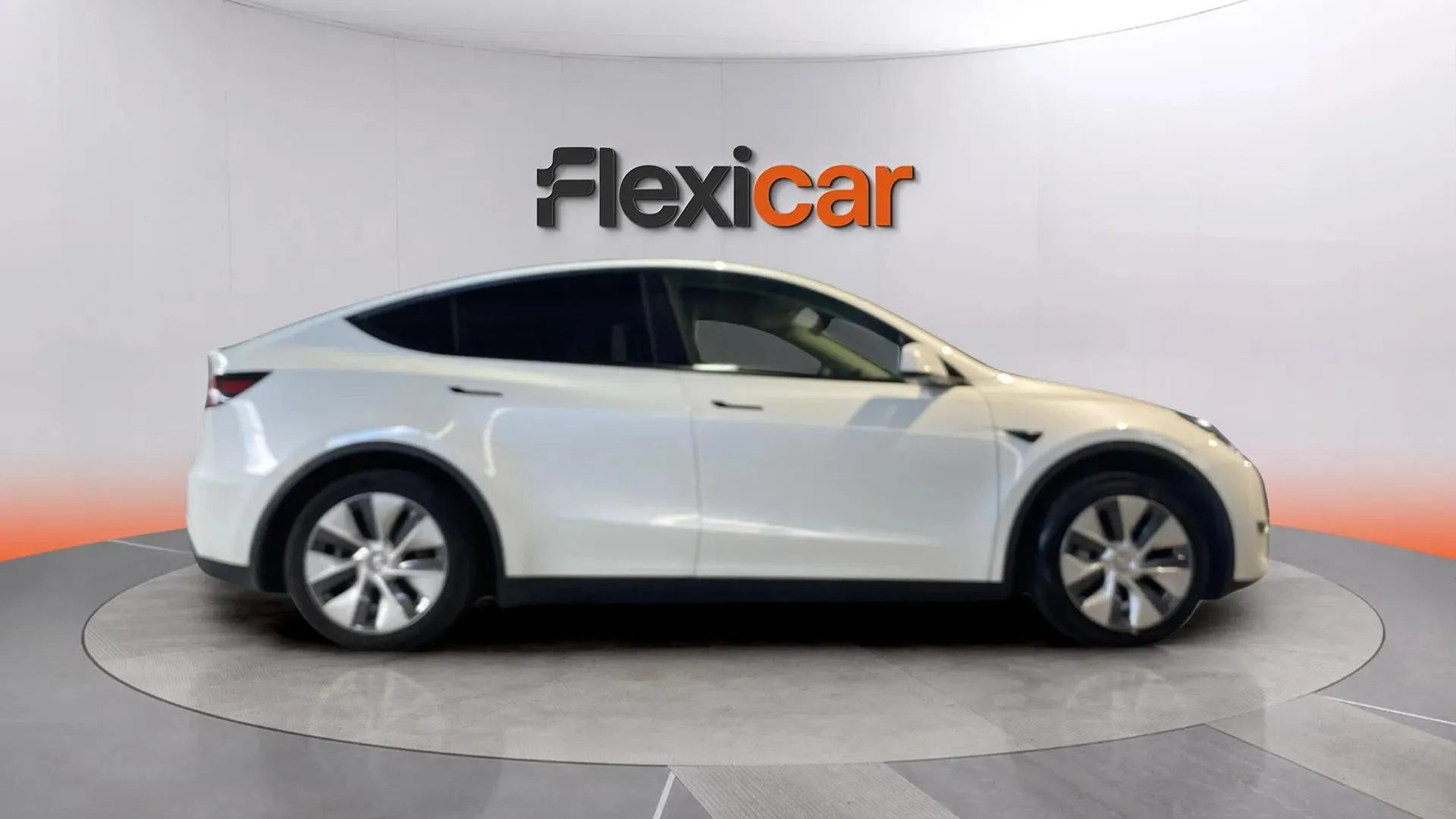 Tesla Model Y Gran Autonomía Tracción Trasera RWD - foto 3