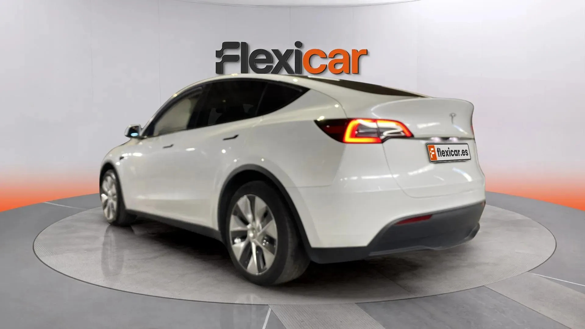 Tesla Model Y Gran Autonomía Tracción Trasera RWD - foto 6