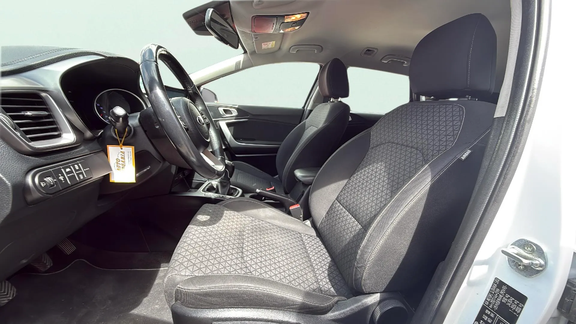 Kia Ceed Tourer 1.6 MHEV iMT Drive - foto 17