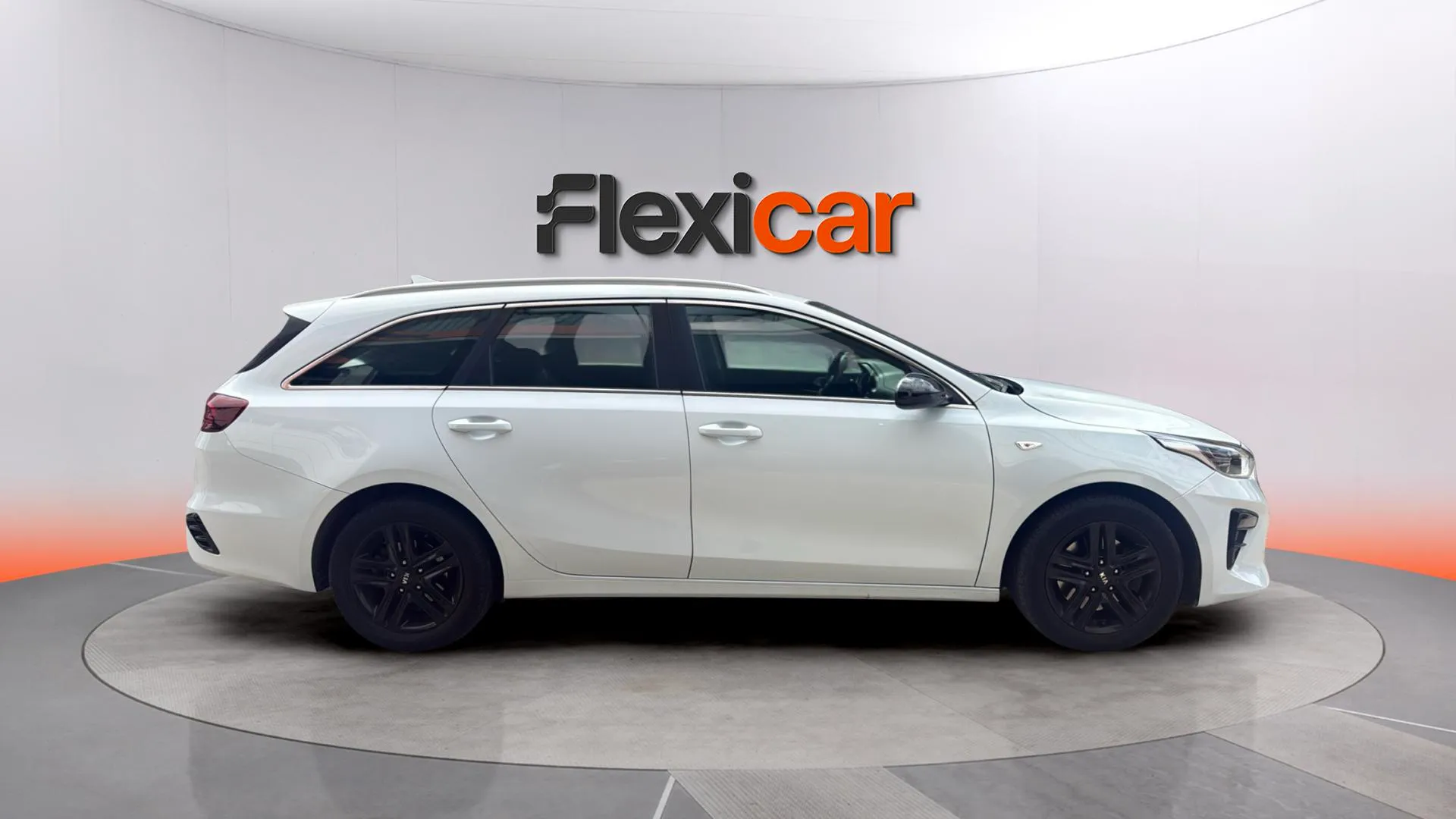 Kia Ceed Tourer 1.6 MHEV iMT Drive - foto 2