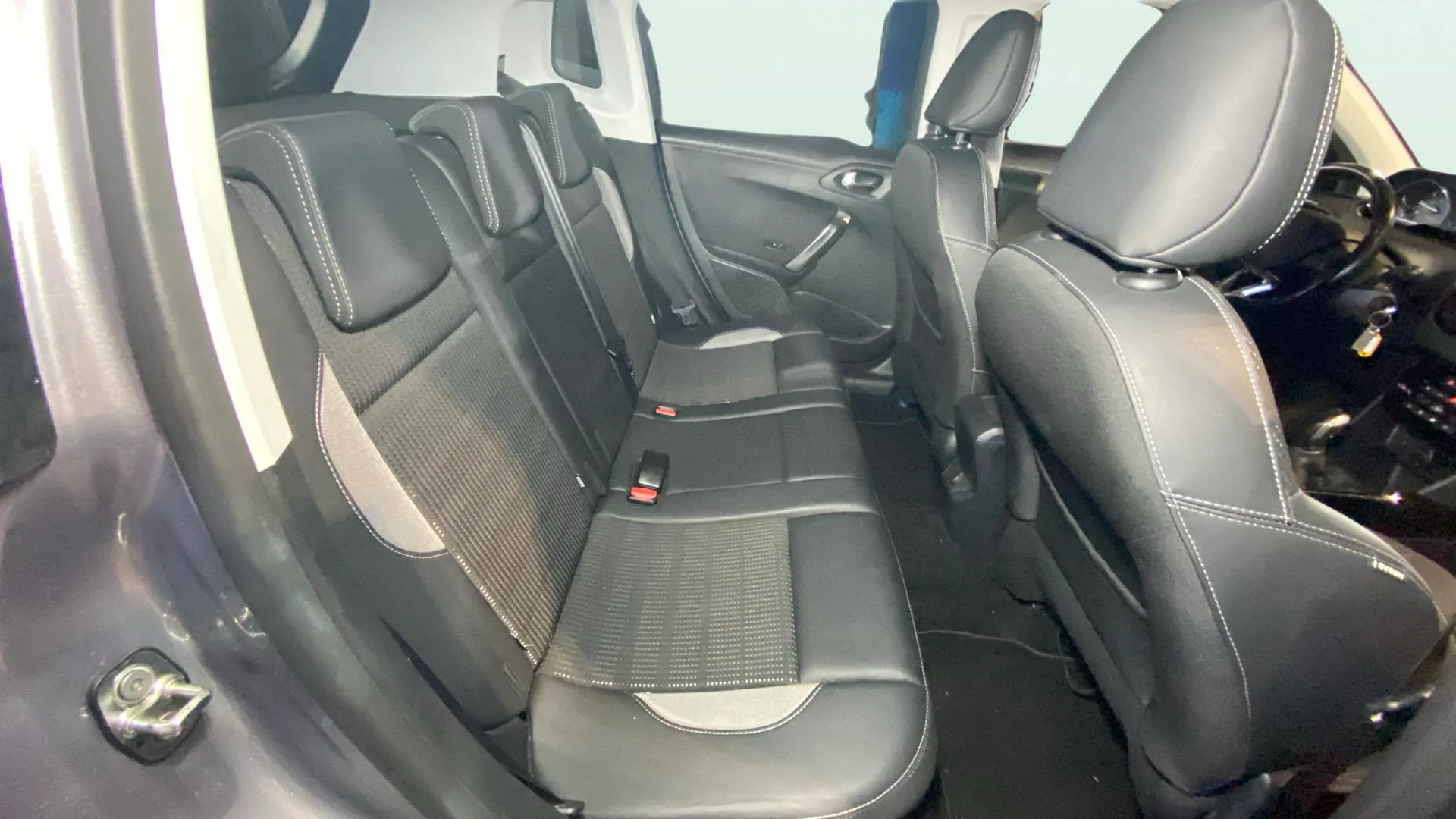 Peugeot 2008 Allure BlueHDi - foto 17