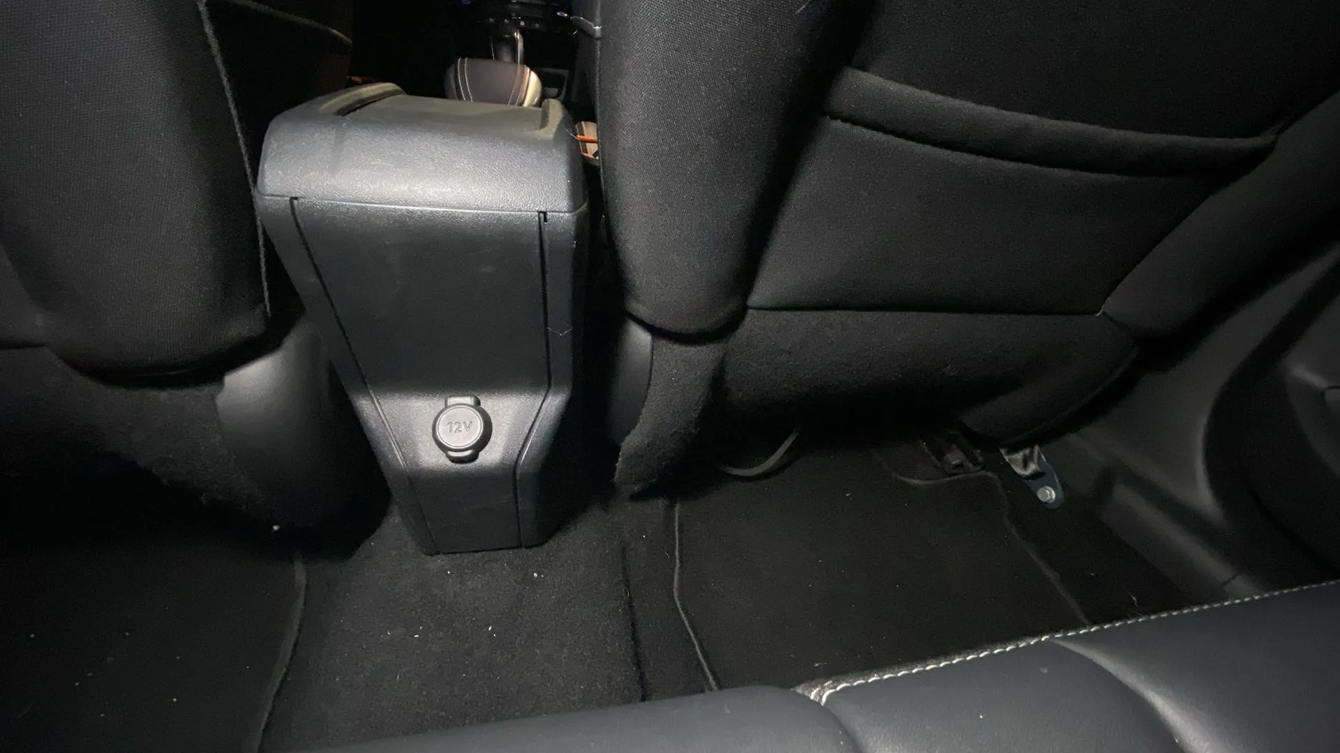 Peugeot 2008 Allure BlueHDi - foto 33