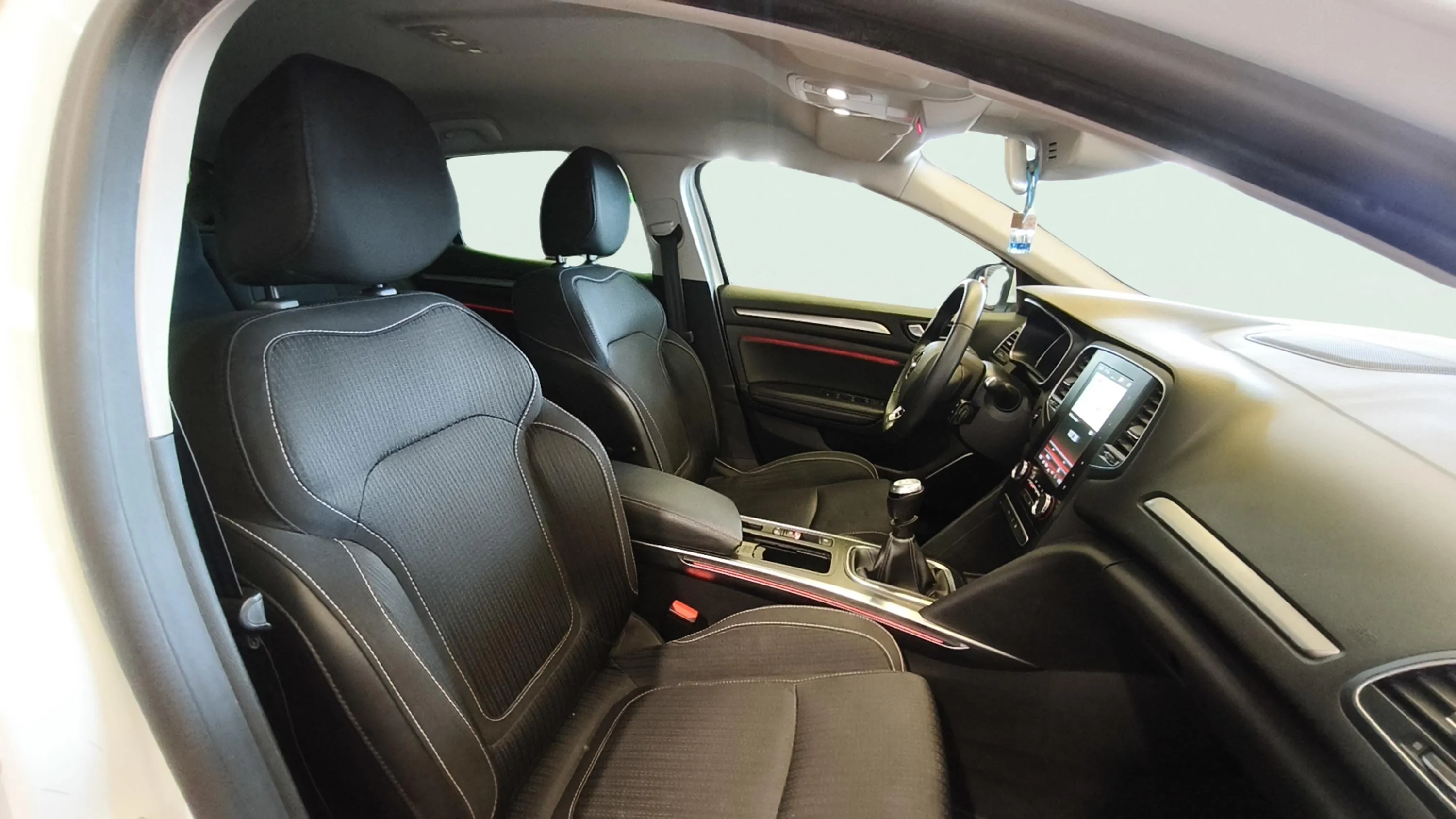 Renault Mégane Zen TCe GPF -SS - foto 12