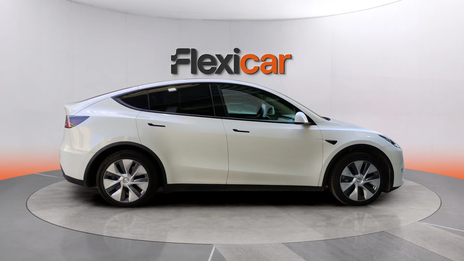 Tesla Model Y Gran Autonomía 4WD - foto 2