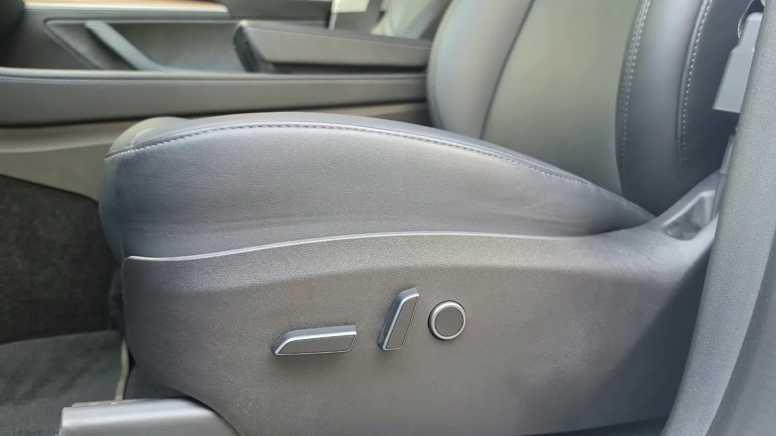 Tesla Model Y Gran Autonomía 4WD - foto 18