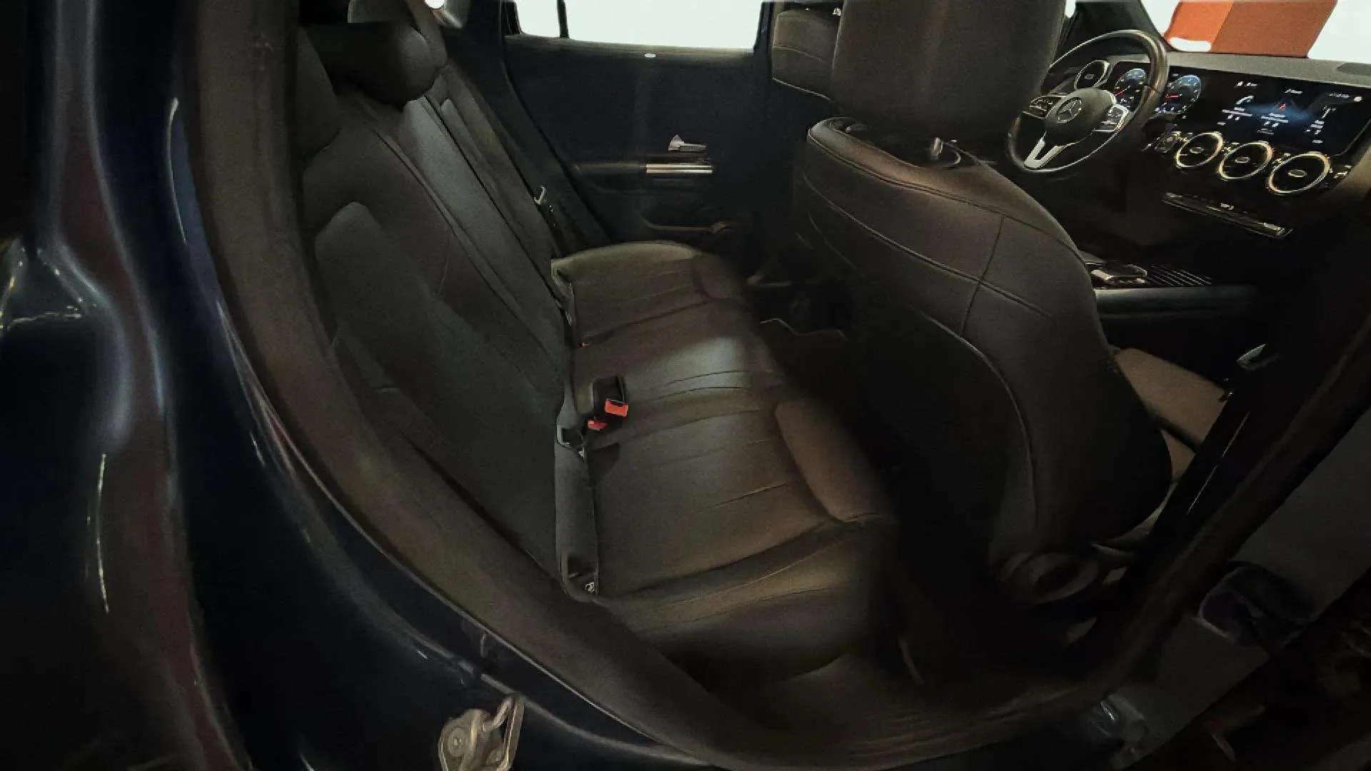 Mercedes-Benz GLA 200 - foto 14
