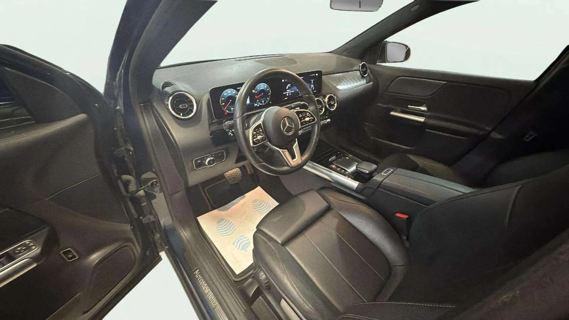 Mercedes-Benz GLA 200 - foto 12