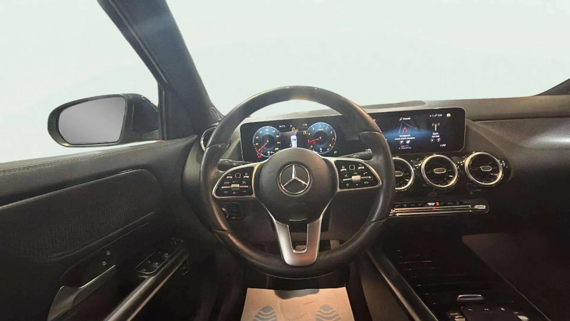 Mercedes-Benz GLA 200 - foto 10