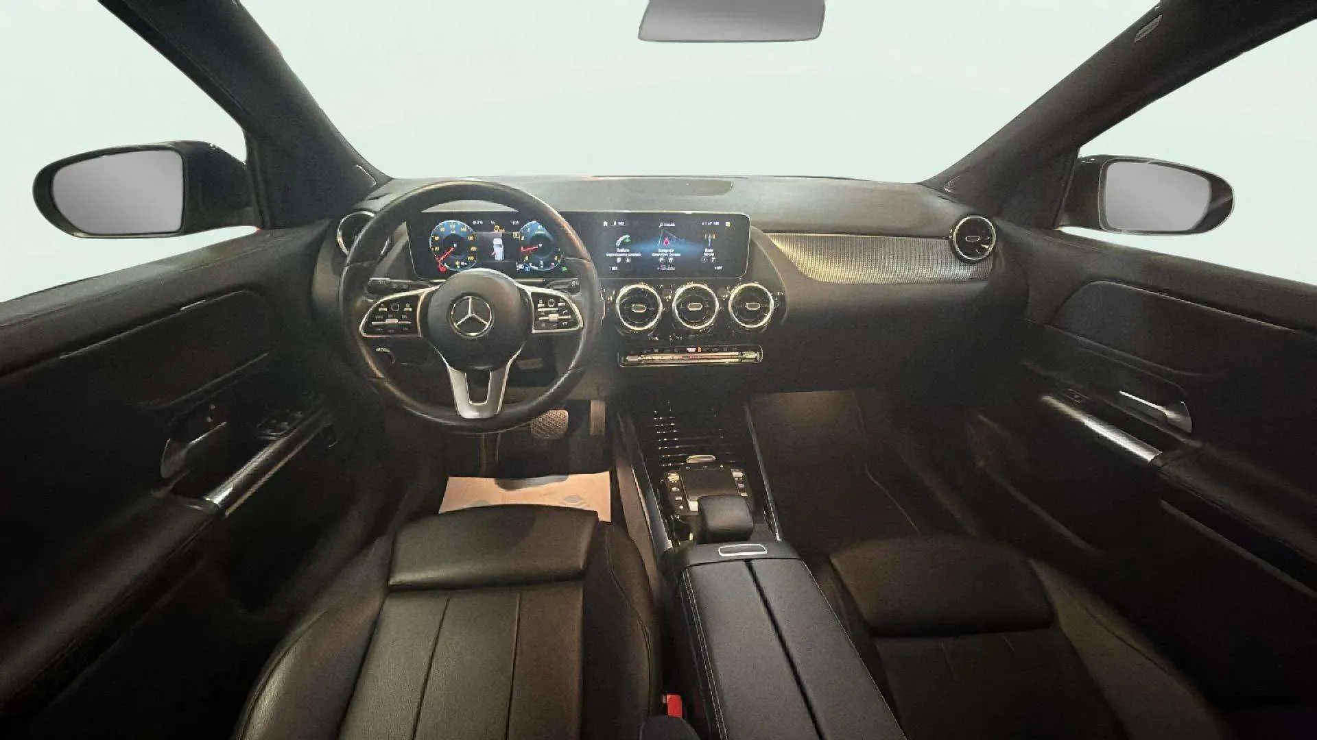 Mercedes-Benz GLA 200 - foto 16