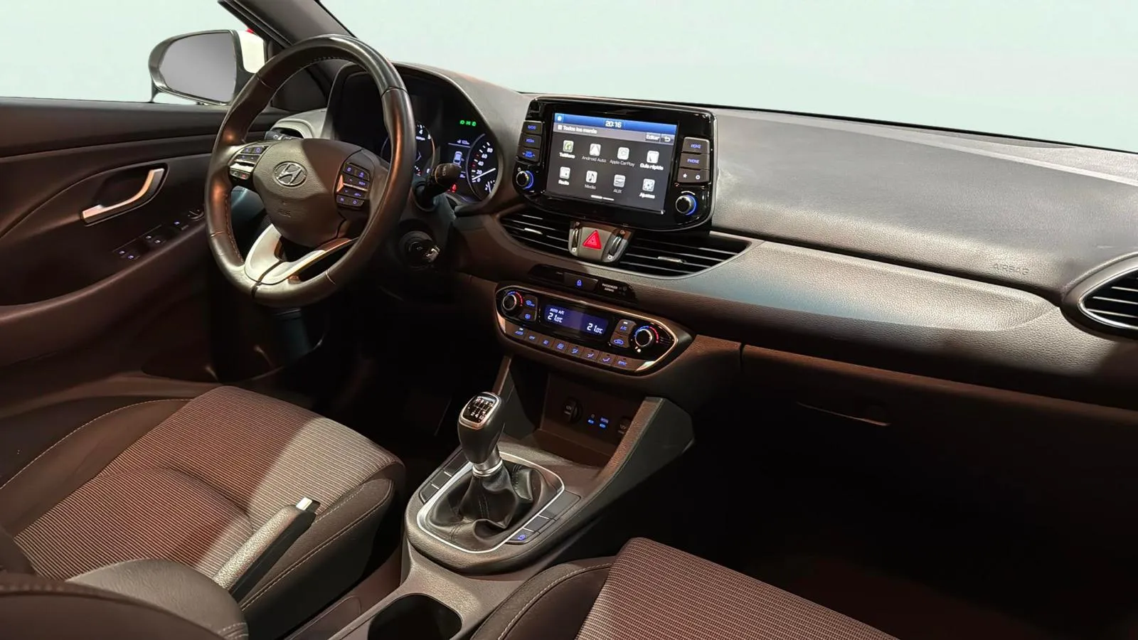 Hyundai i30 1.0 T-GDi Essence - foto 16