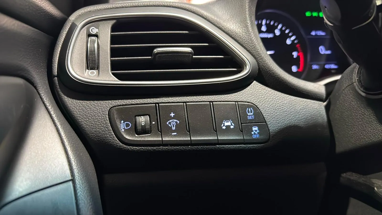 Hyundai i30 1.0 T-GDi Essence - foto 19