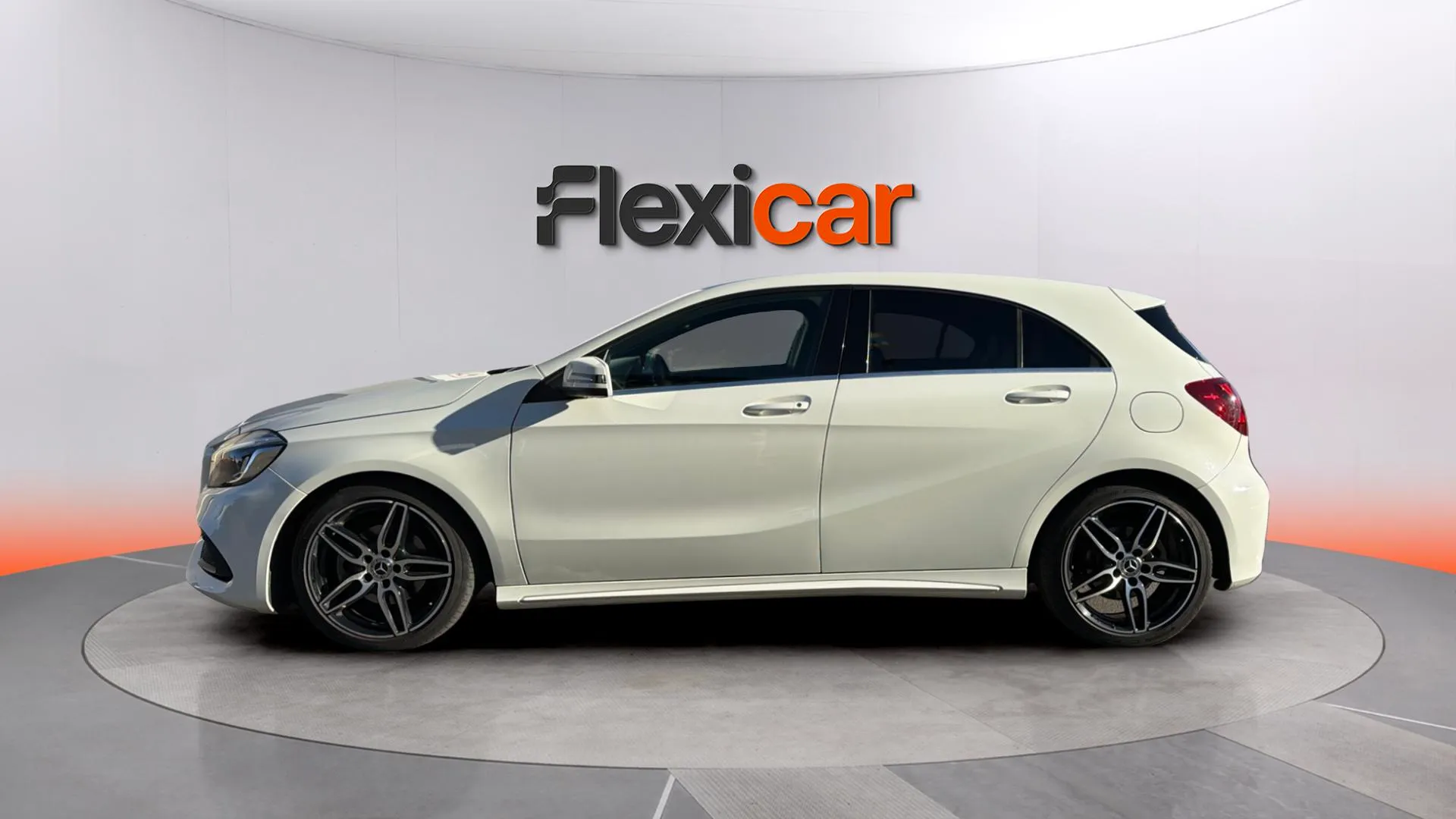 Mercedes-Benz Clase A A 200 d AMG Line - foto 4
