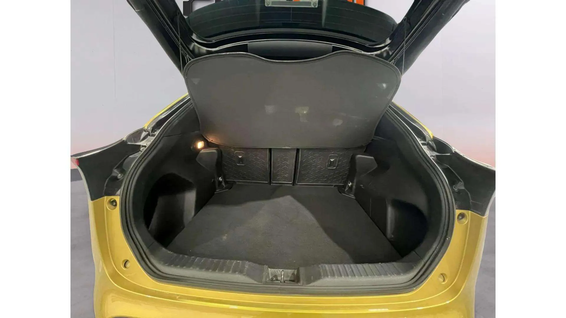 Toyota Yaris Cross 1.5 120H Premiere Edition - foto 15