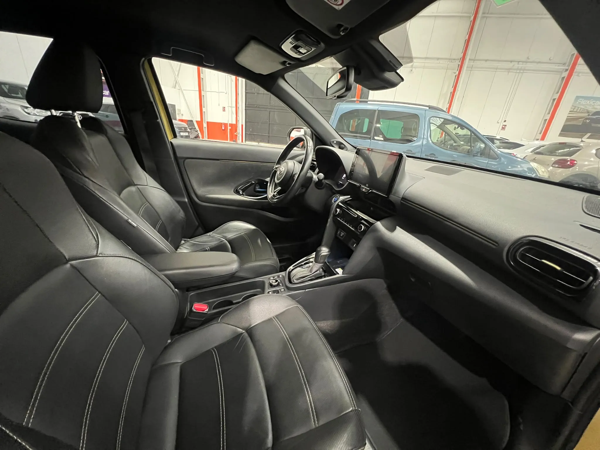 Toyota Yaris Cross 1.5 120H Premiere Edition - foto 17