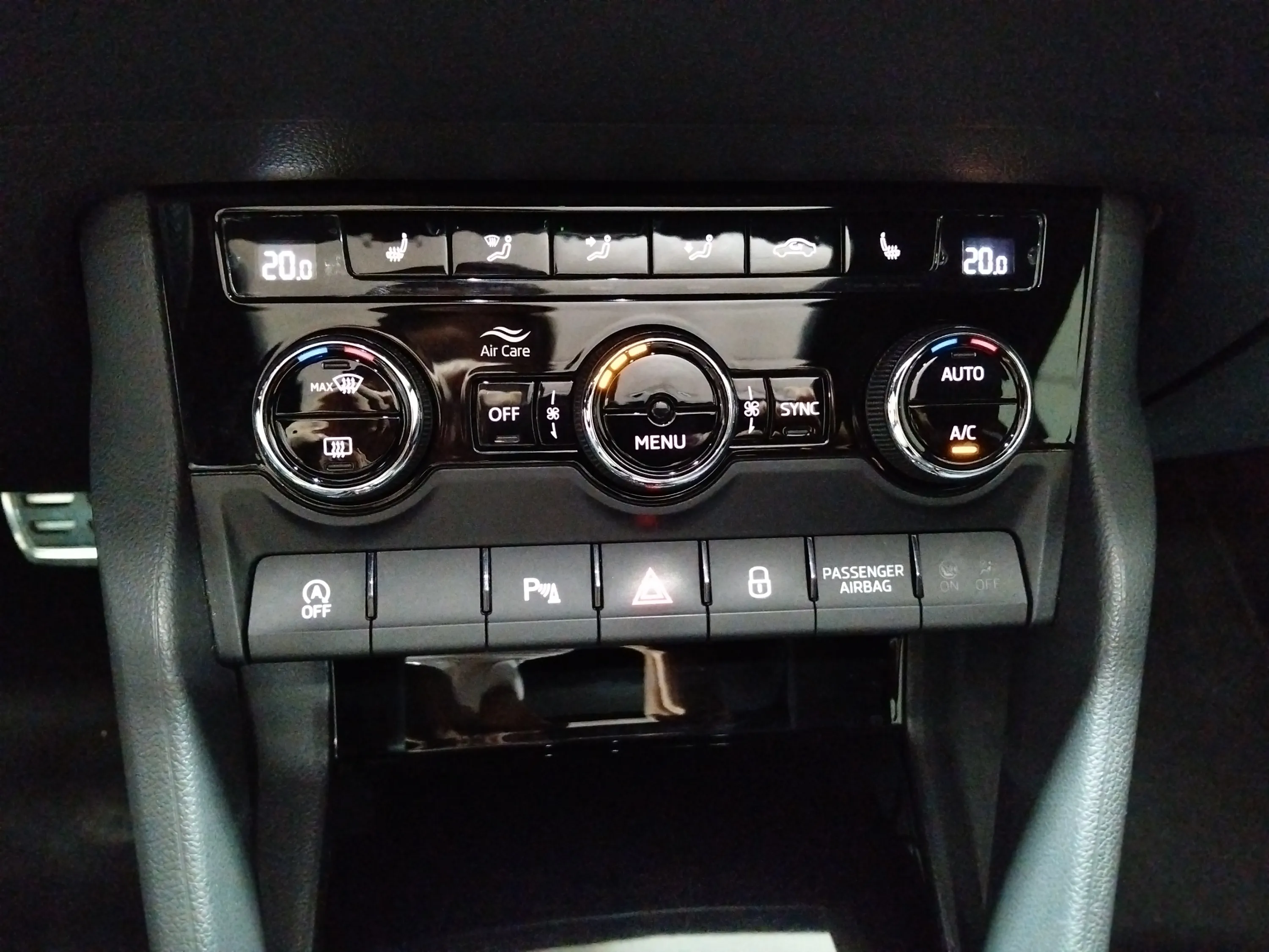 Škoda Karoq 1.5 TSI DSG ACT 125 Aniv - foto 21