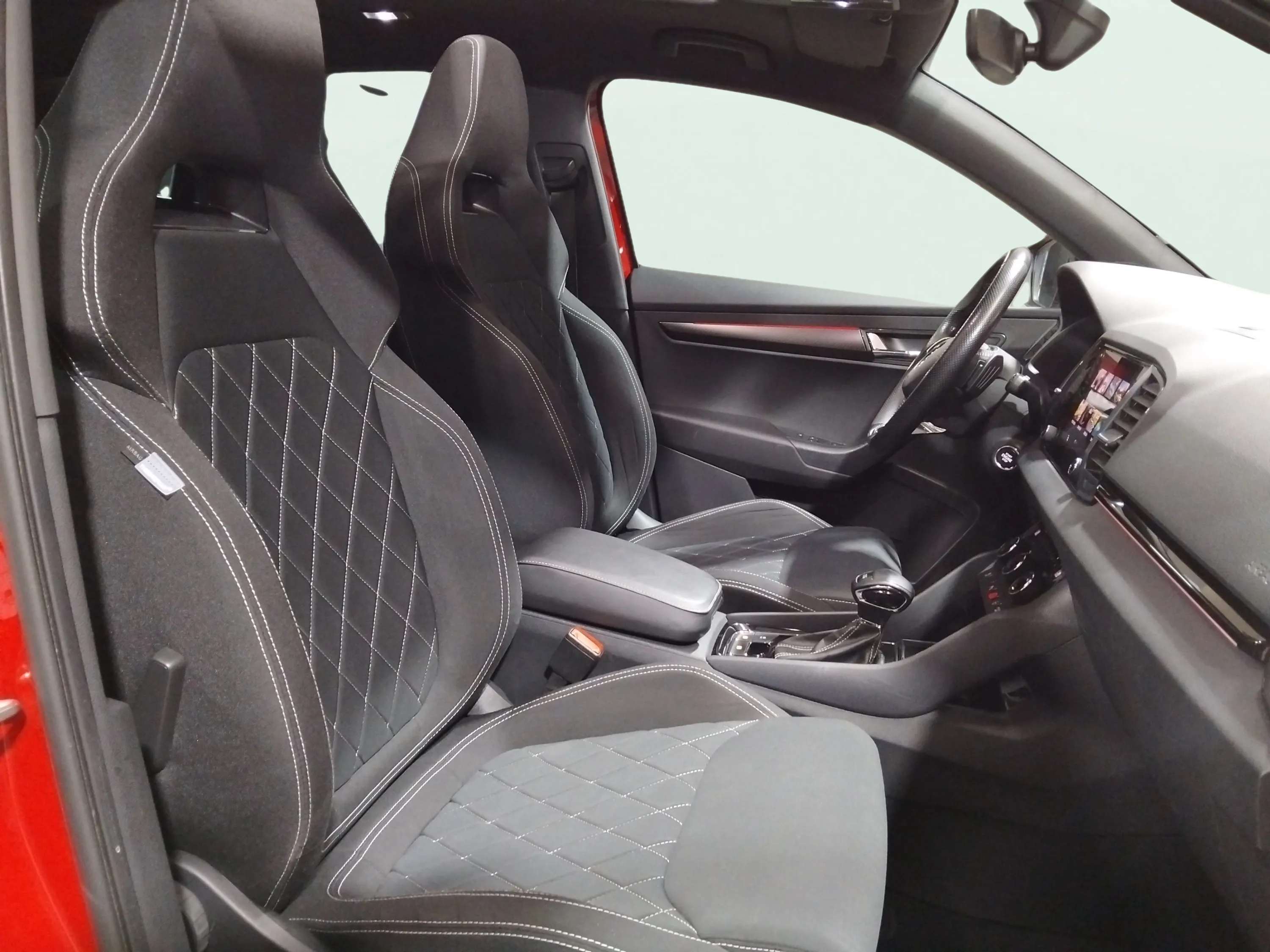 Škoda Karoq 1.5 TSI DSG ACT 125 Aniv - foto 13