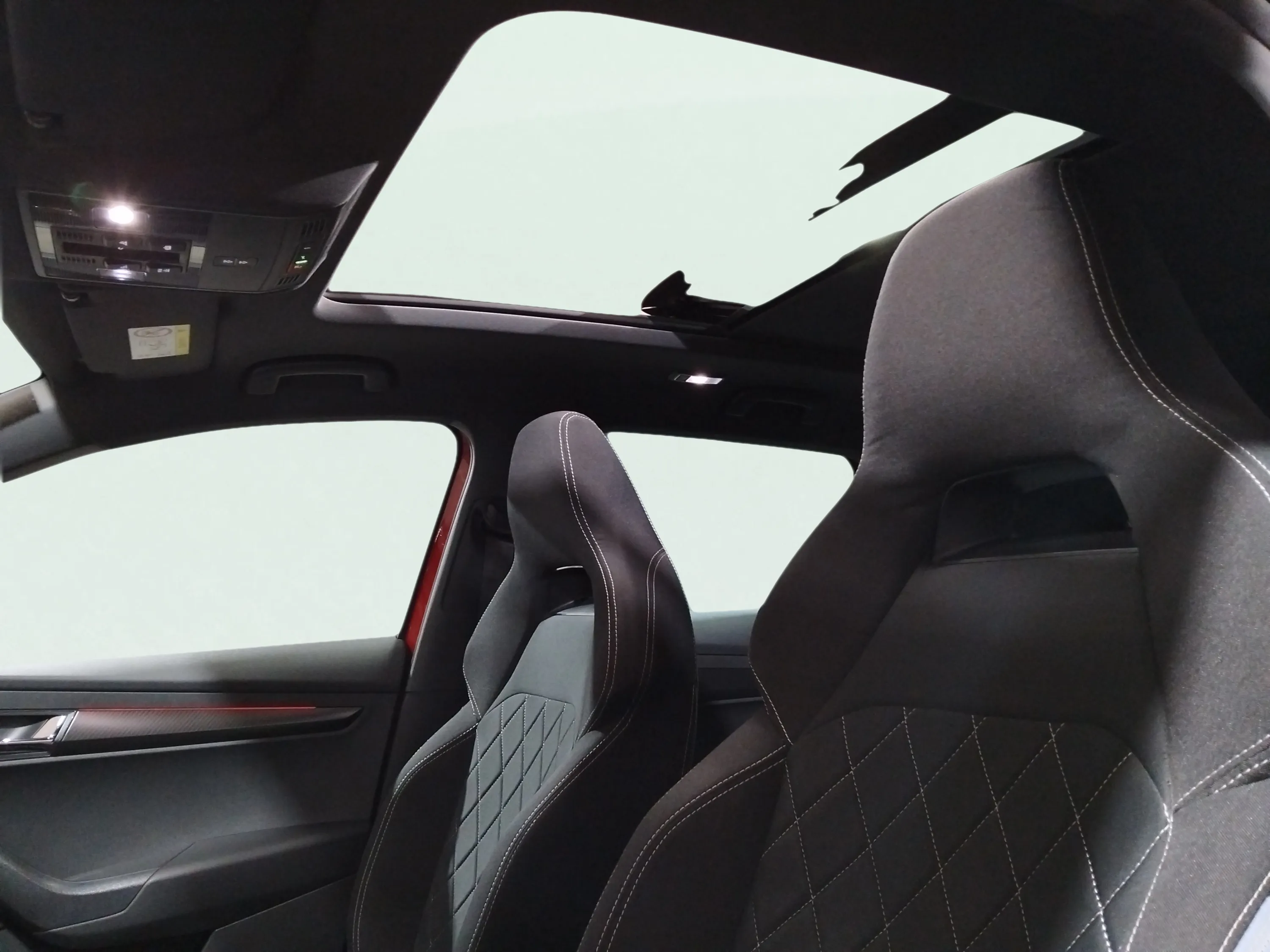Škoda Karoq 1.5 TSI DSG ACT 125 Aniv - foto 29