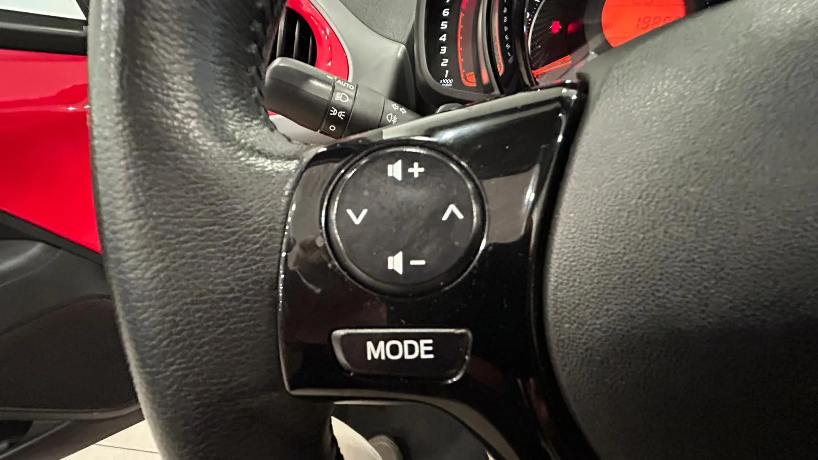 Toyota Aygo 1.0 70 x-cite - foto 23