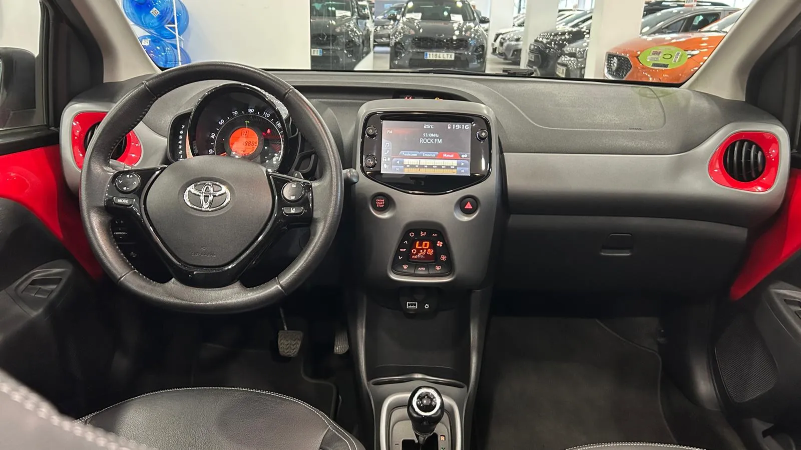 Toyota Aygo 1.0 70 x-cite - foto 7