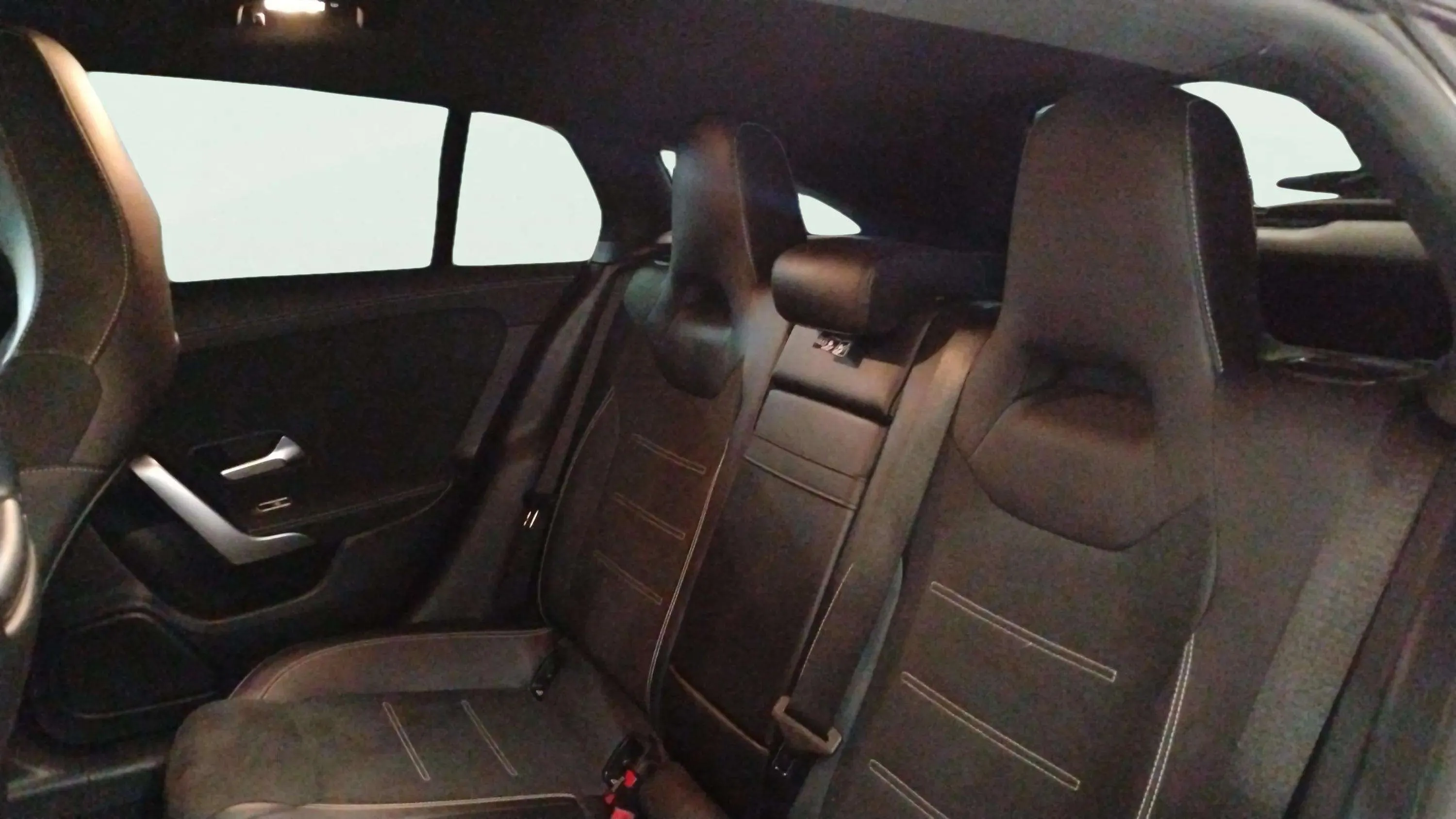 Mercedes-Benz CLA 220 D DCT Shooting Brake - foto 12