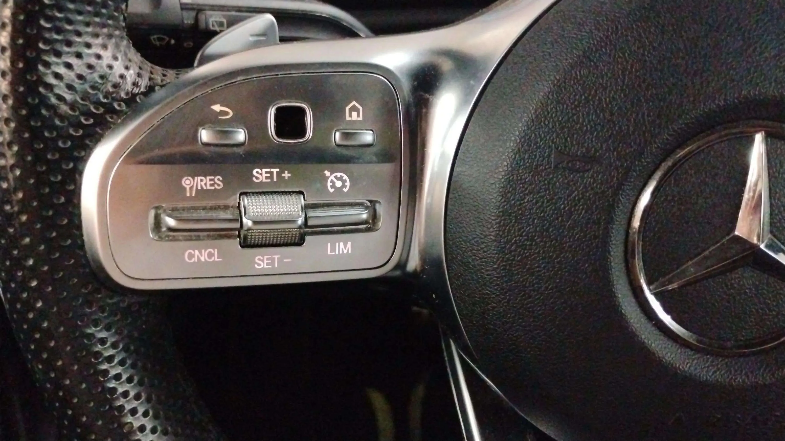 Mercedes-Benz CLA 220 D DCT Shooting Brake - foto 19