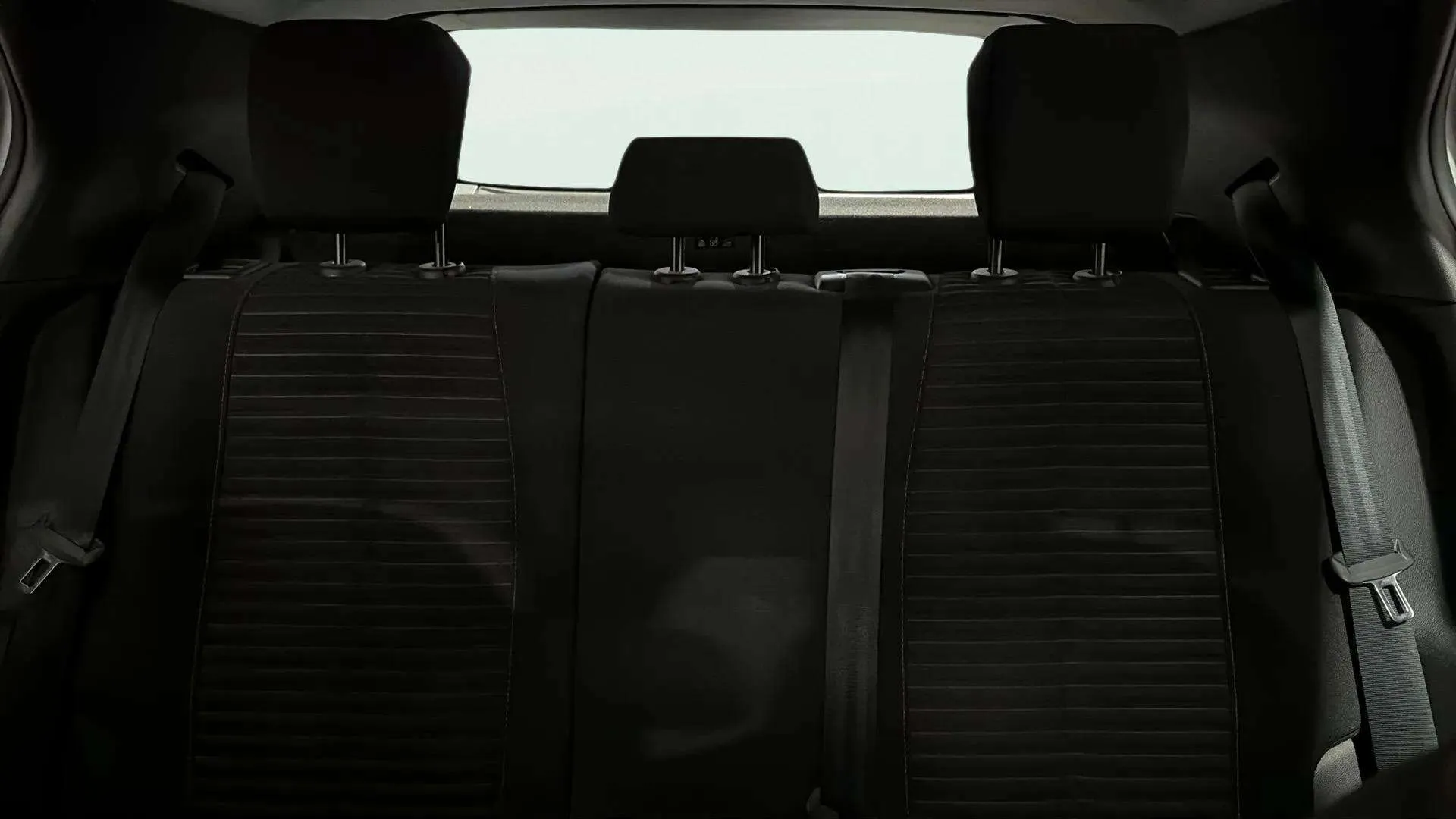 Peugeot 2008 Active PureTech 100 BVM6 - foto 15