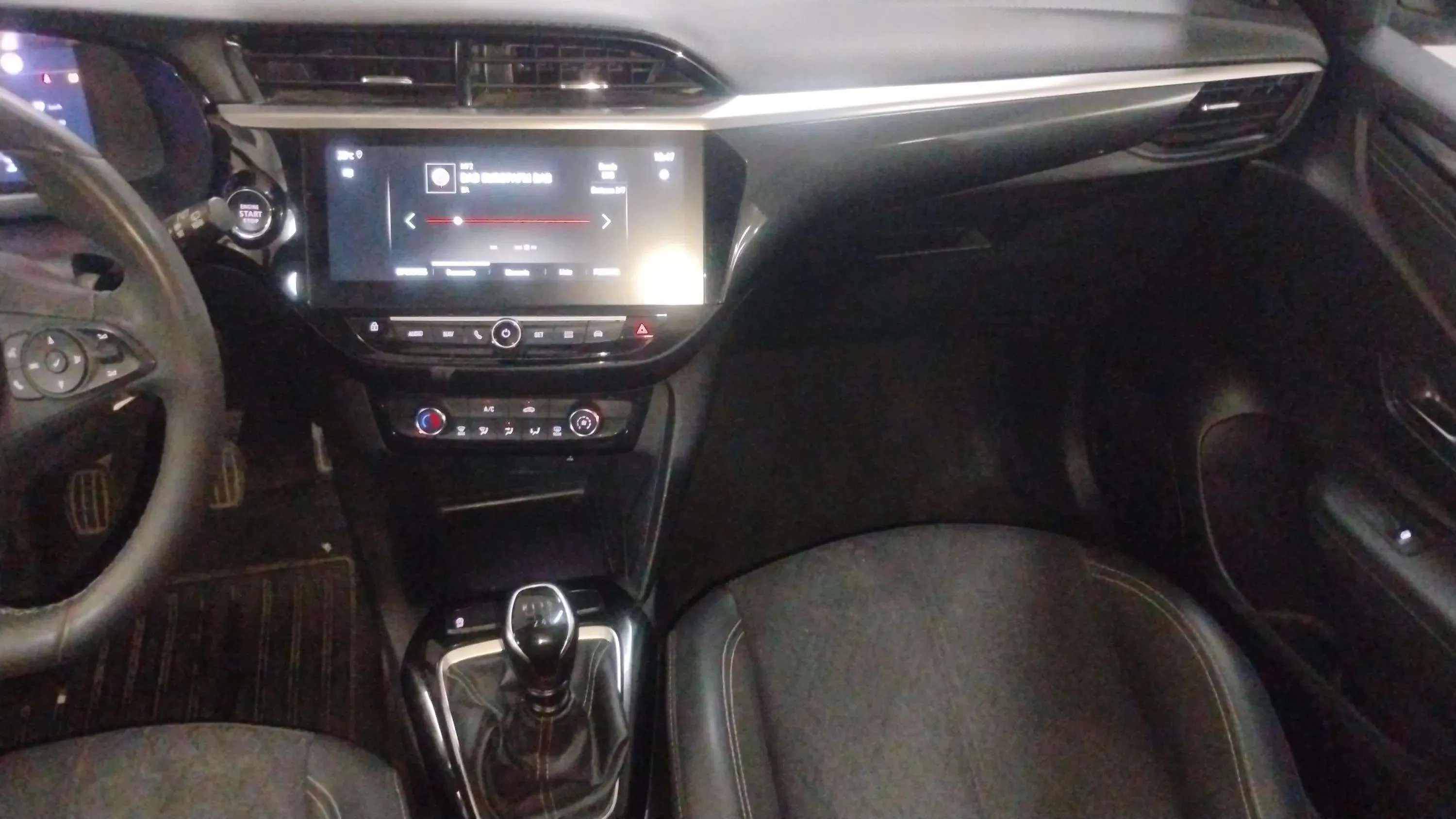 Opel Corsa 1.2T XHL Elegance - foto 19