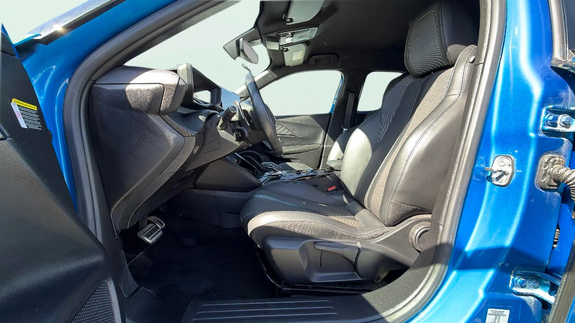 Peugeot 2008 GT Pack PureTech 130 EAT8 - foto 10