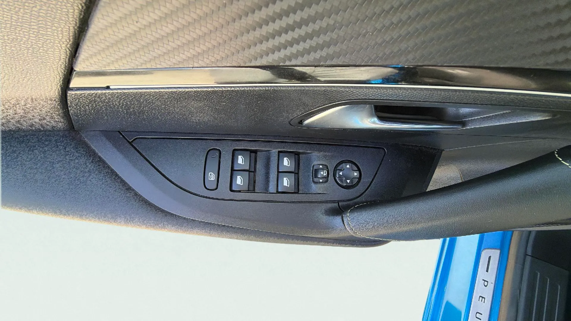 Peugeot 2008 GT Pack PureTech 130 EAT8 - foto 16