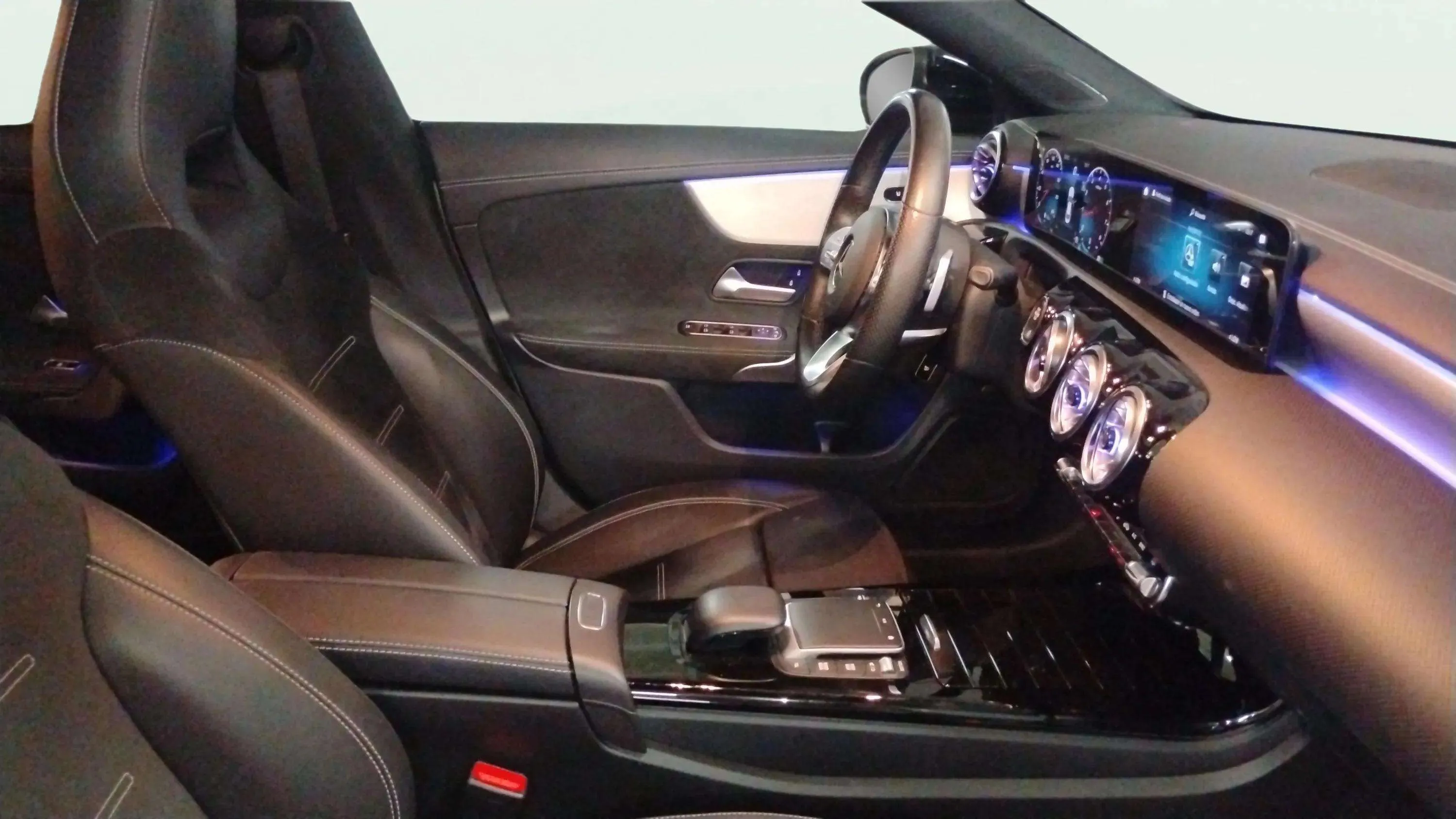 Mercedes-Benz CLA 200 - foto 10