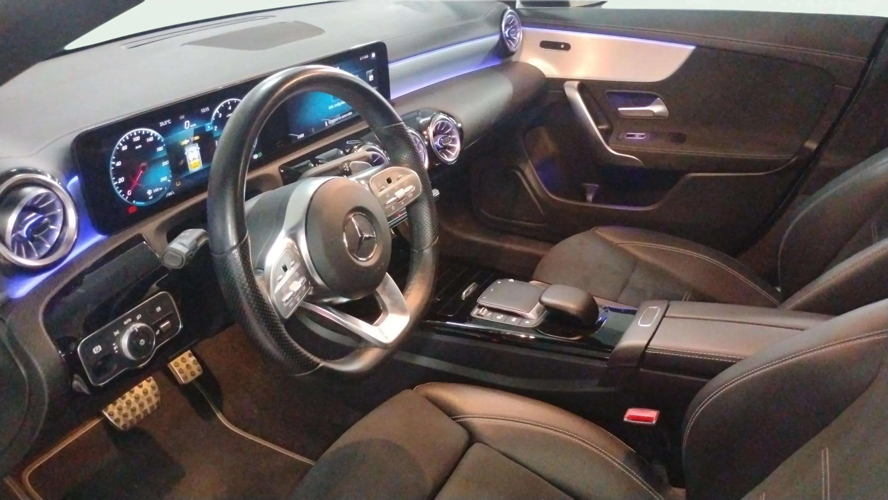 Mercedes-Benz CLA 200 - foto 11