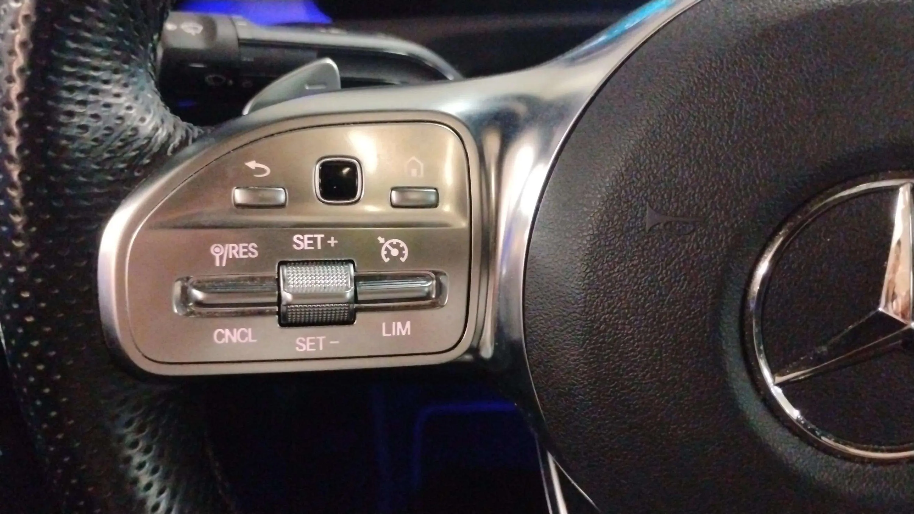 Mercedes-Benz CLA 200 - foto 13