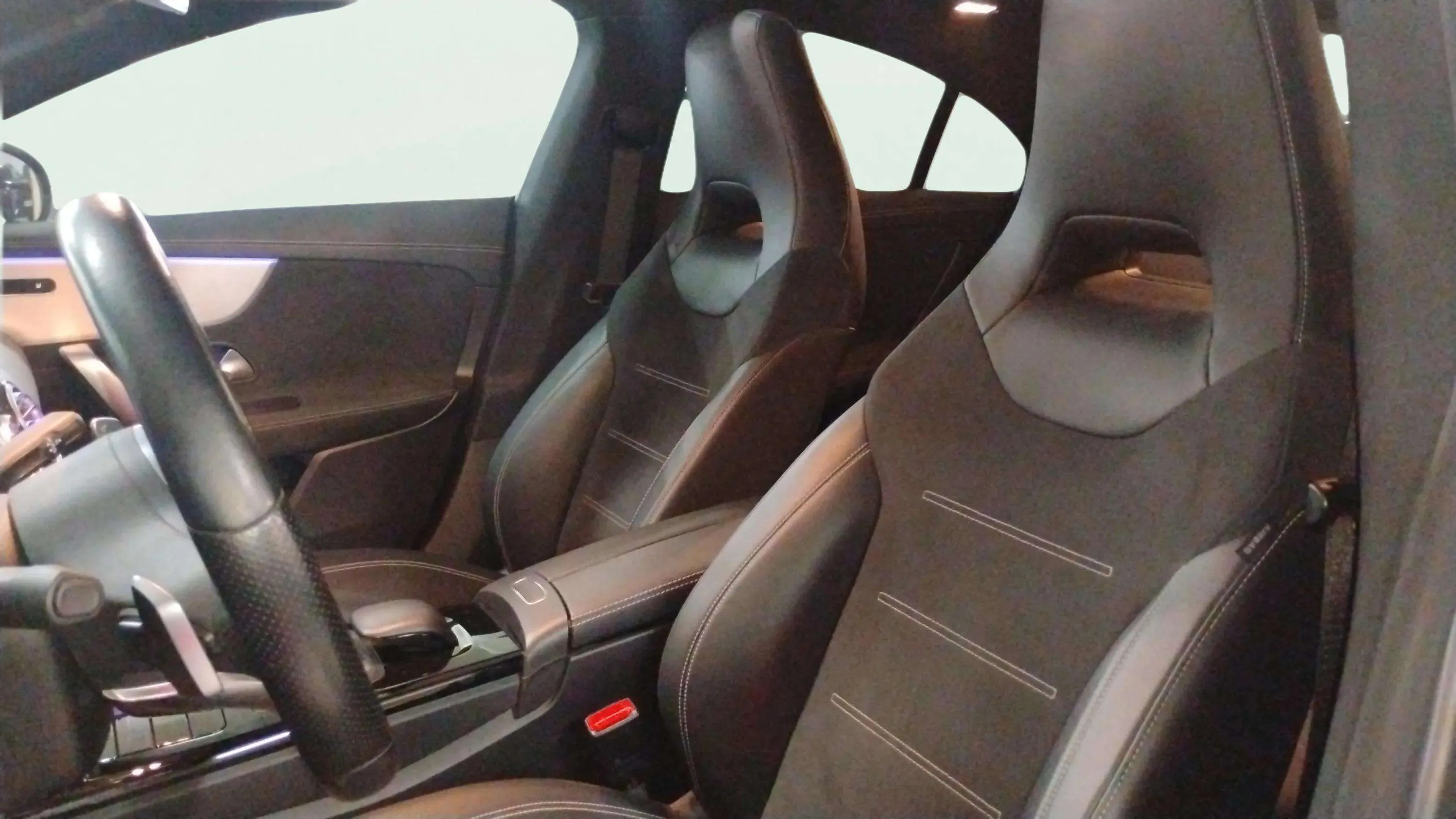Mercedes-Benz CLA 200 - foto 21