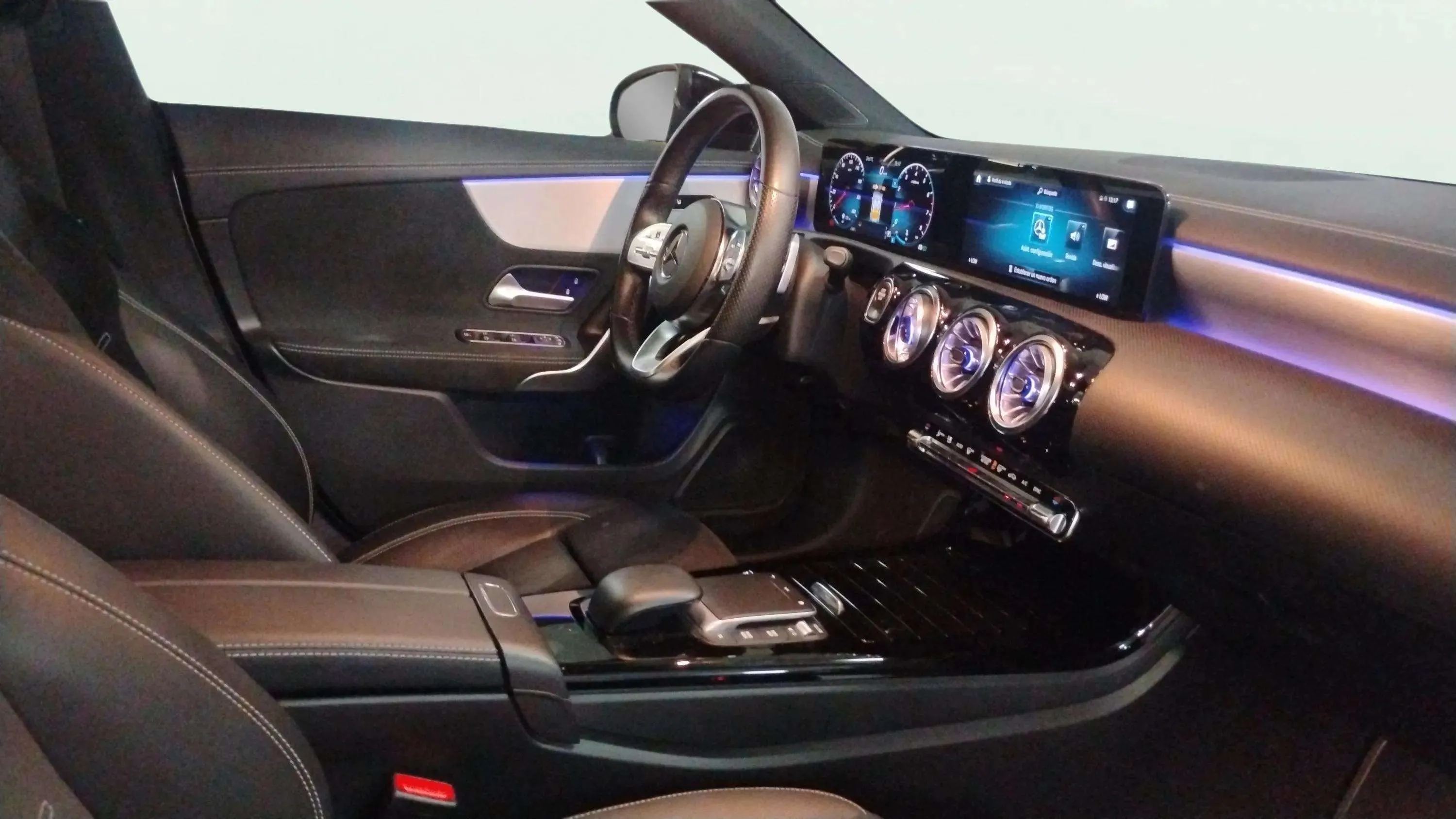Mercedes-Benz CLA 200 - foto 9