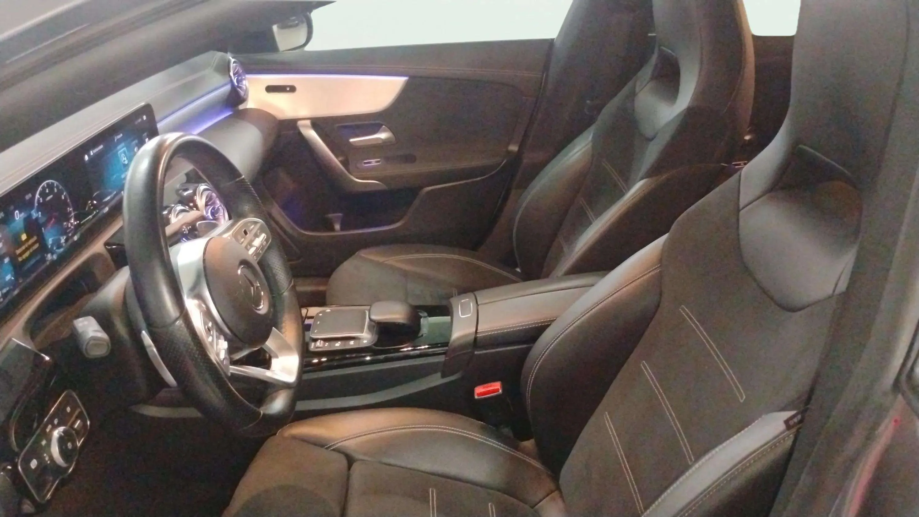 Mercedes-Benz CLA 200 - foto 12