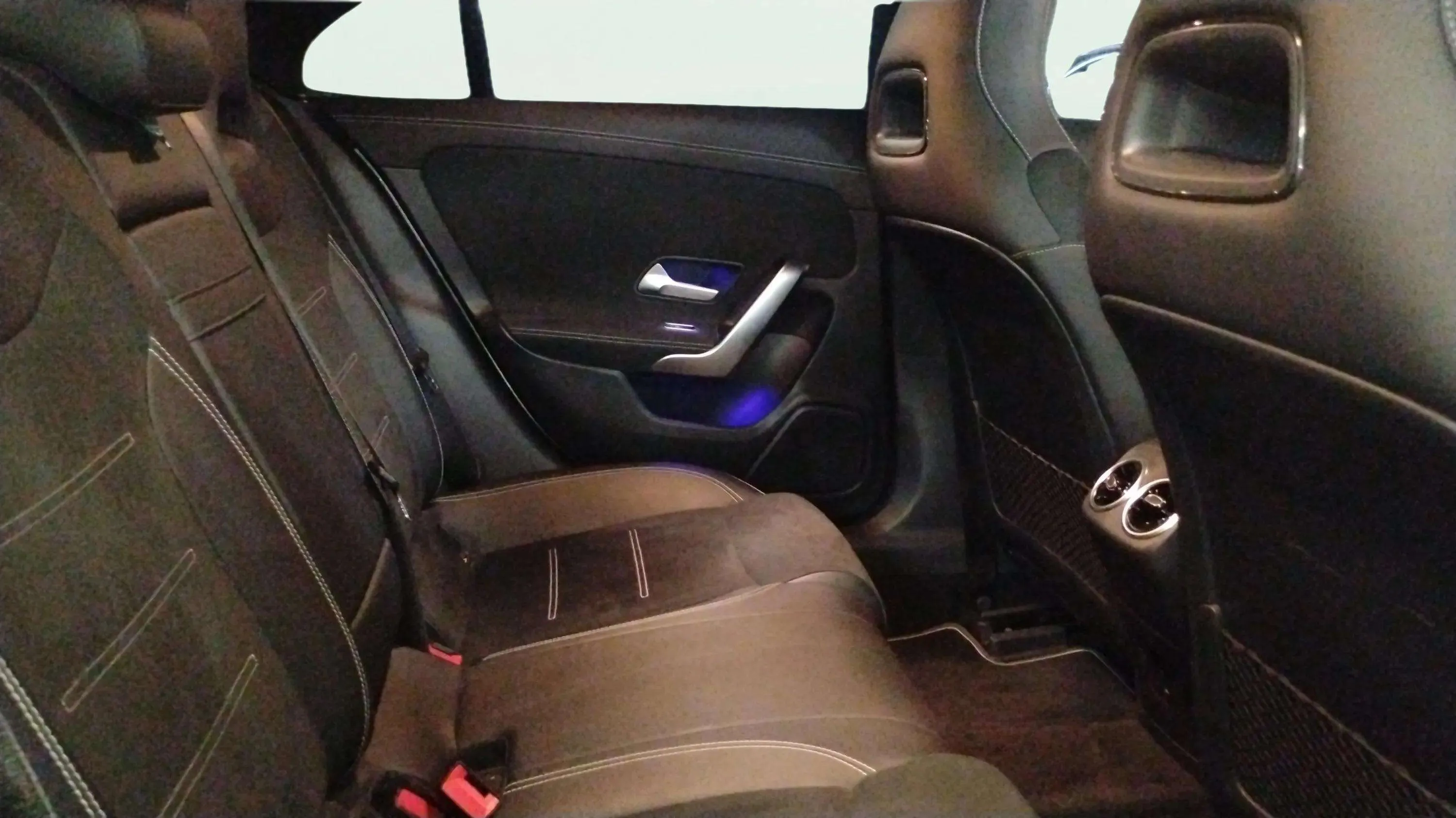Mercedes-Benz CLA 200 - foto 24