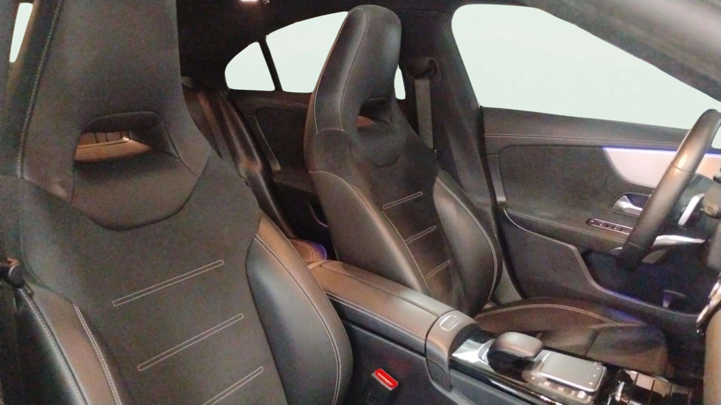 Mercedes-Benz CLA 200 - foto 22