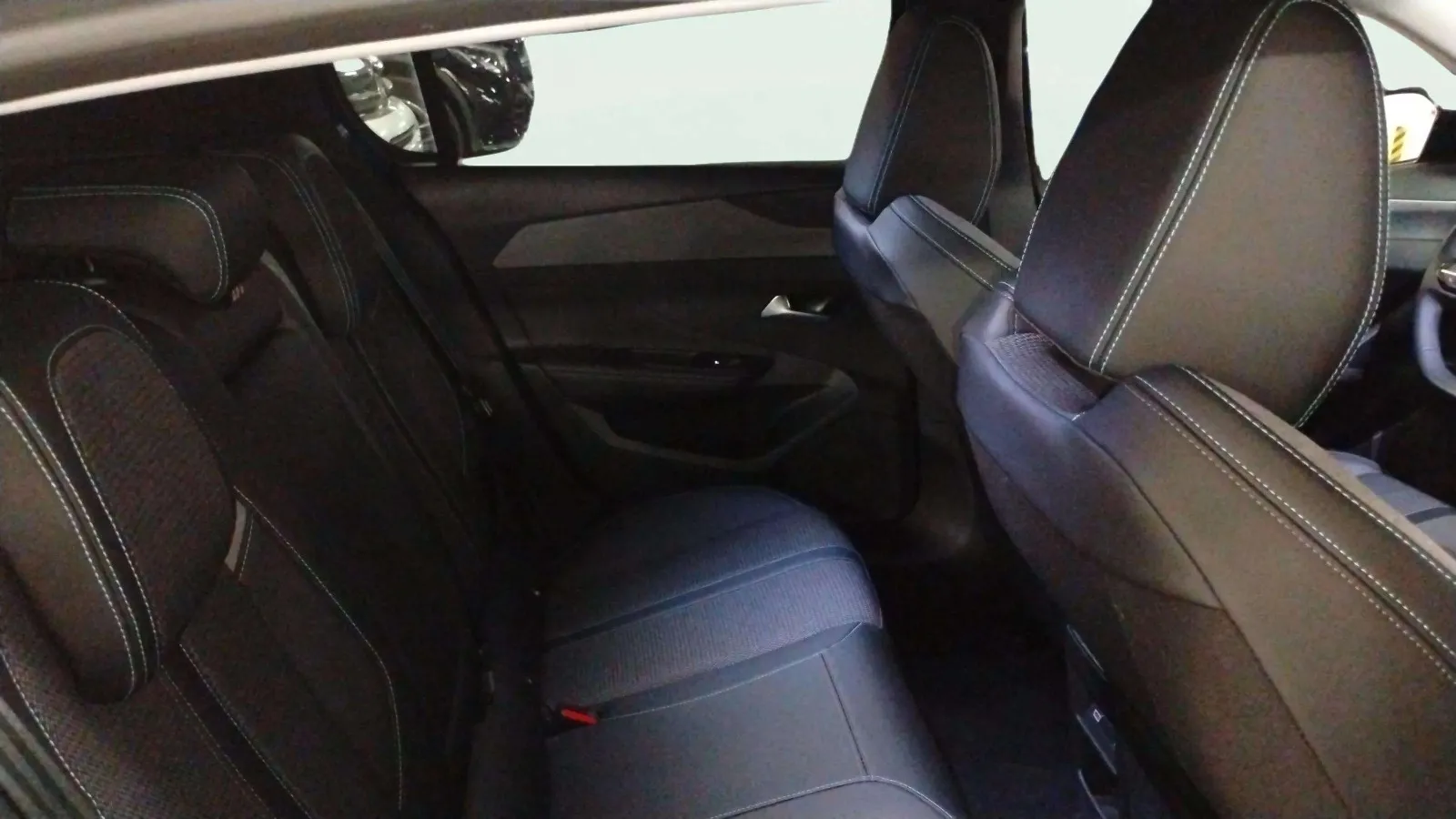 Peugeot 308 Allure PureTech 130 - foto 25