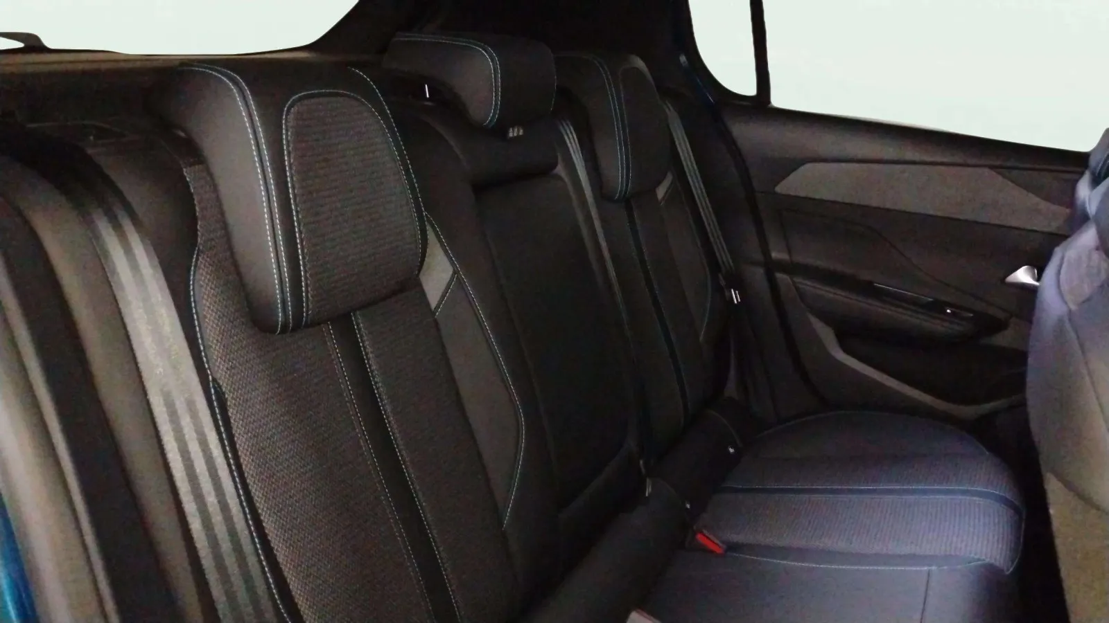 Peugeot 308 Allure PureTech 130 - foto 24