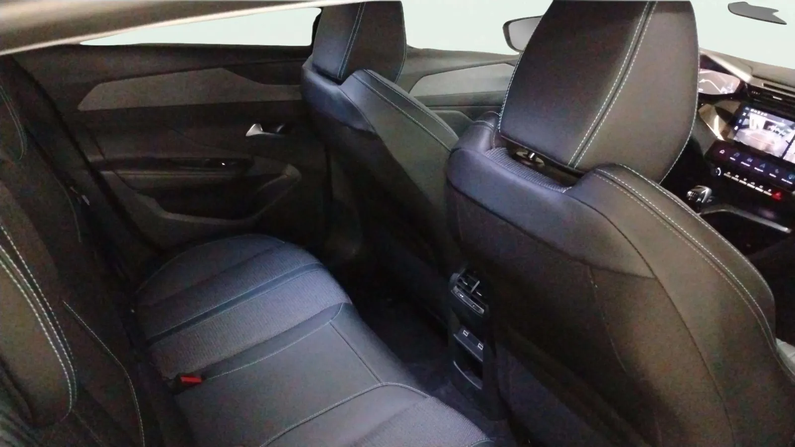 Peugeot 308 Allure PureTech 130 - foto 15