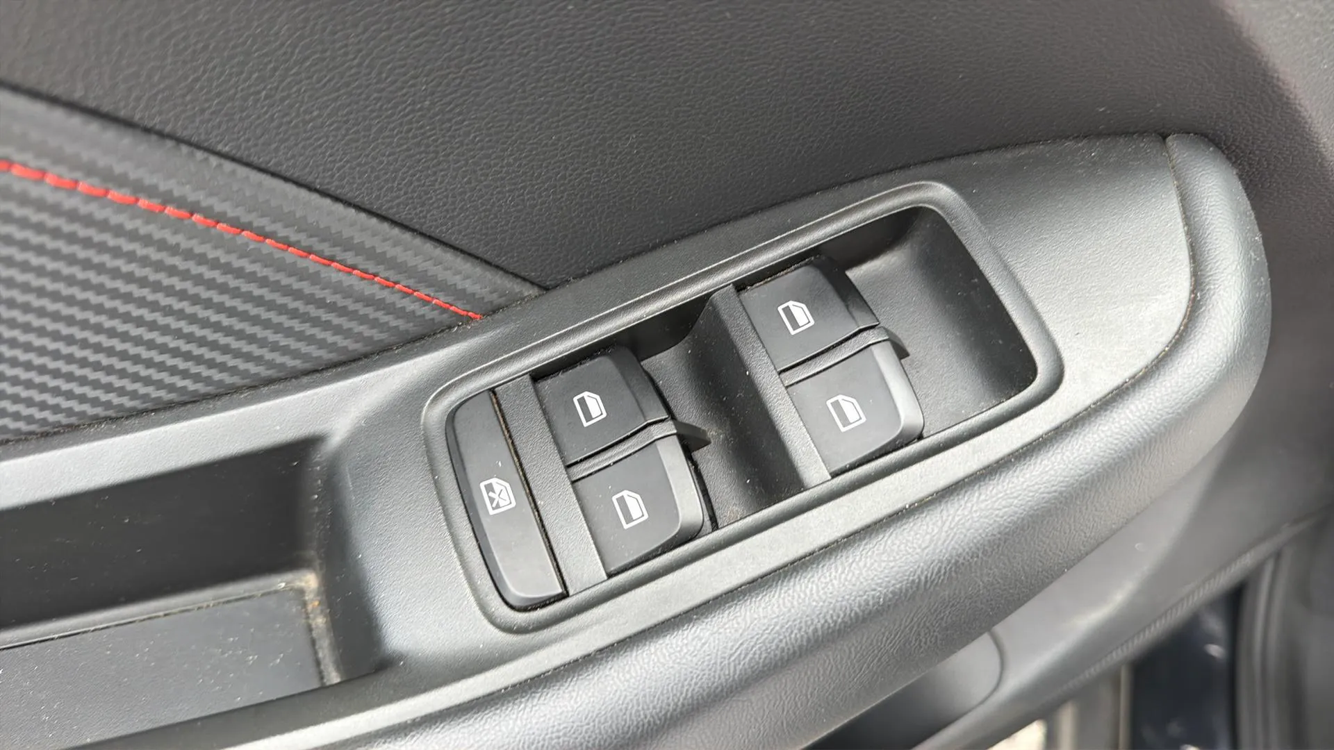 MG ZS 1.0T Luxury - foto 11
