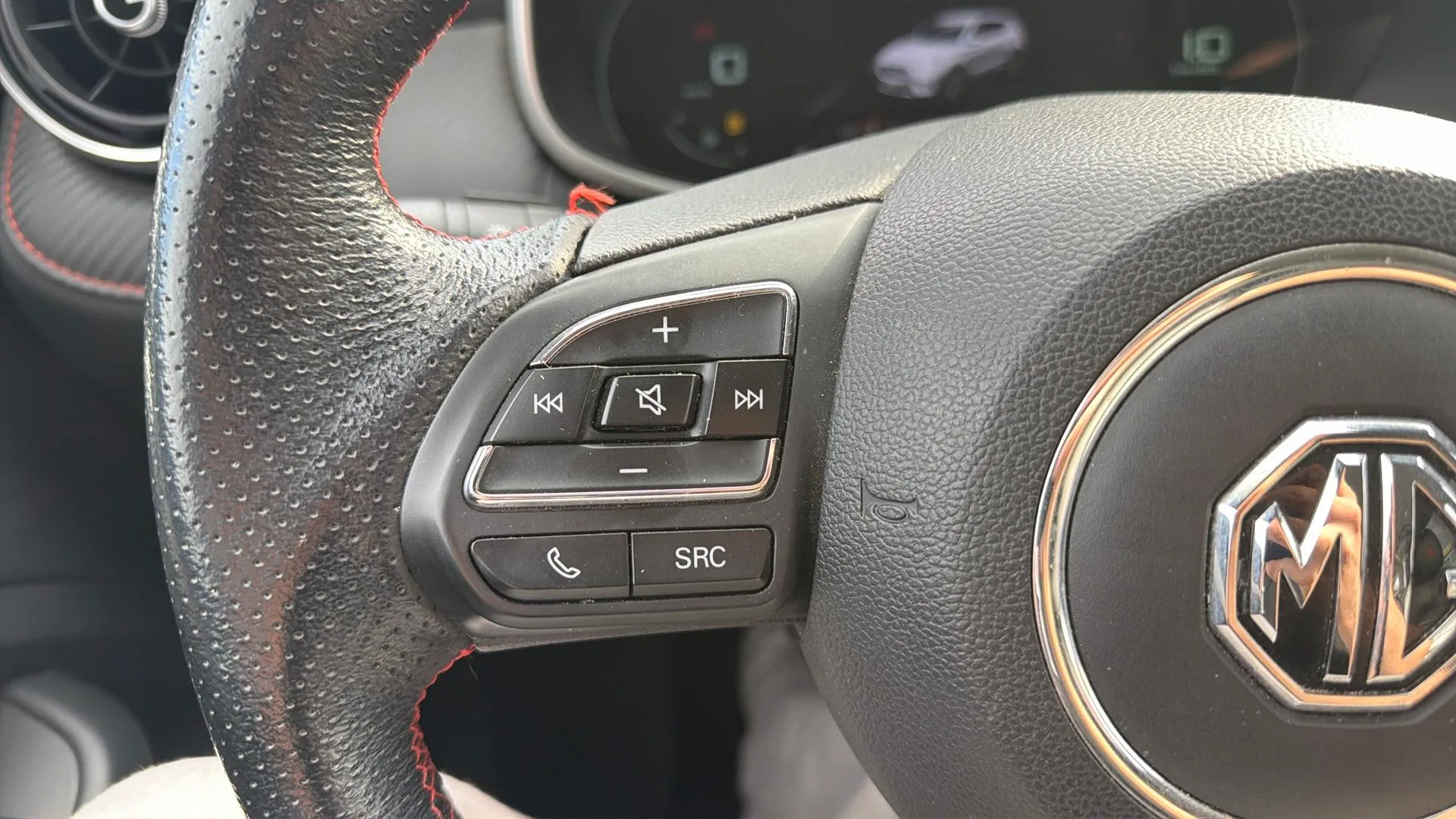 MG ZS 1.0T Luxury - foto 14