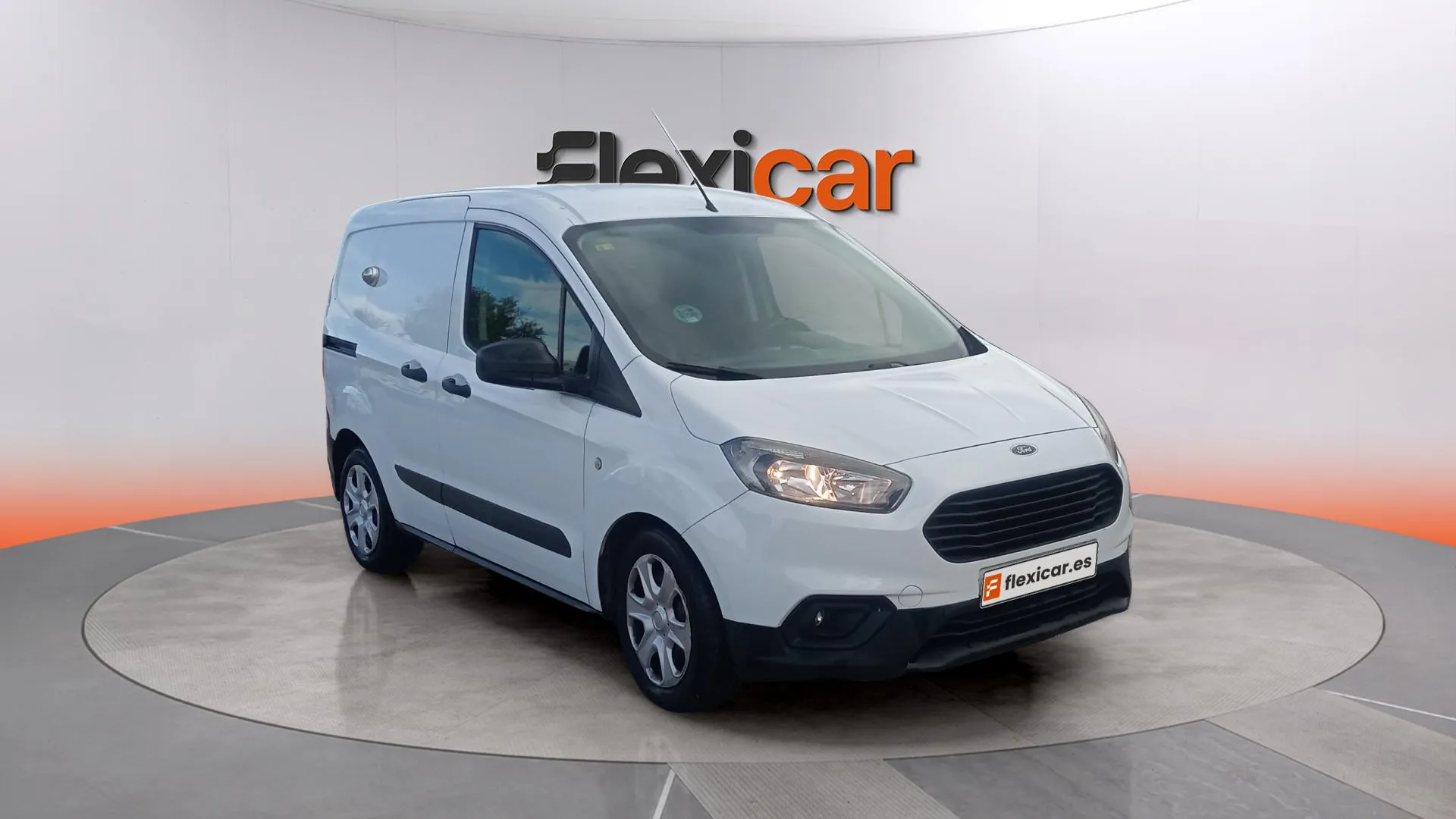 Ford Tourneo Courier 1.5 TDCi Ambiente - foto 2
