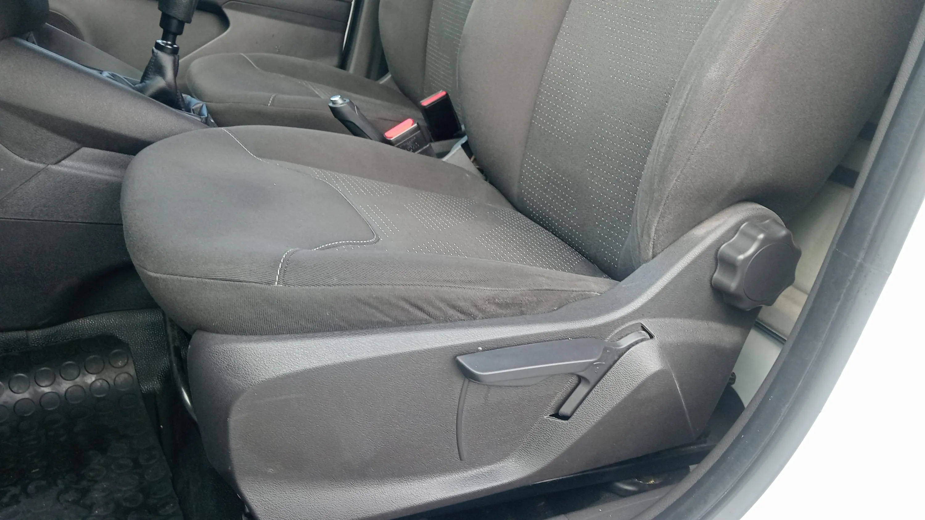 Ford Tourneo Courier 1.5 TDCi Ambiente - foto 21